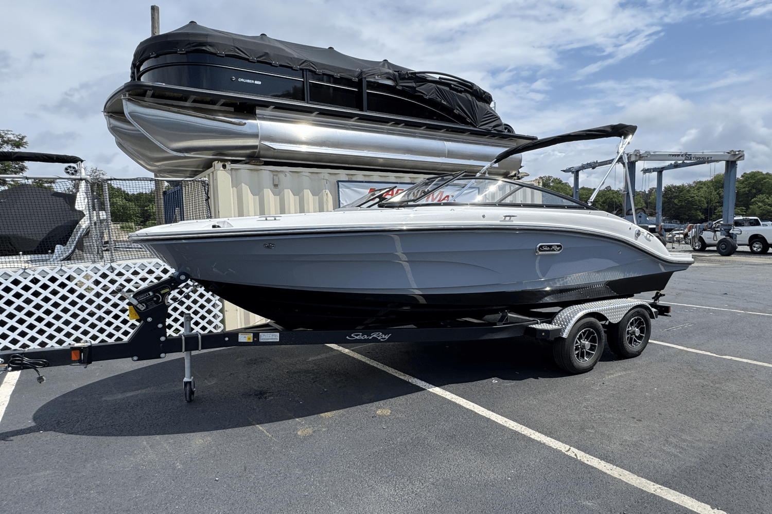 2025 Sea Ray SPX 190 Image Thumbnail #1