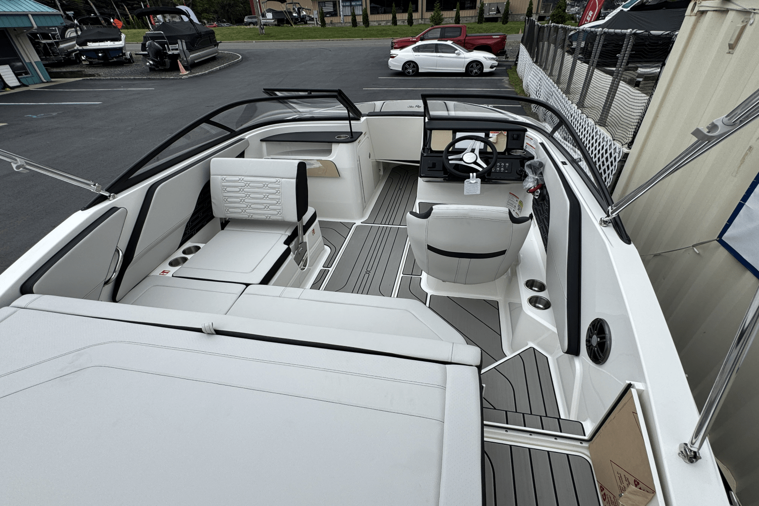 2025 Sea Ray SPX 190 Image Thumbnail #18
