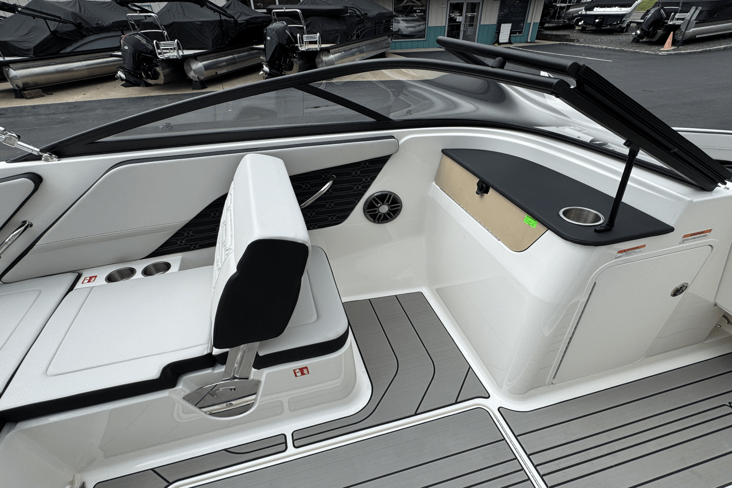 2025 Sea Ray SPX 190 Image Thumbnail #28