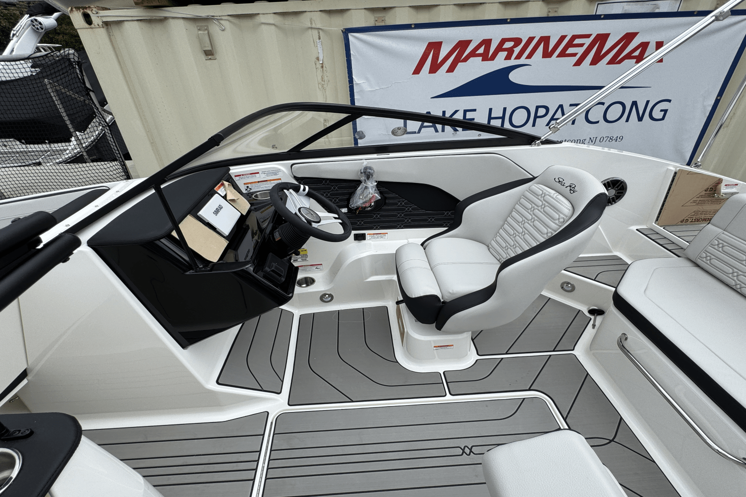 2025 Sea Ray SPX 190 Image Thumbnail #30