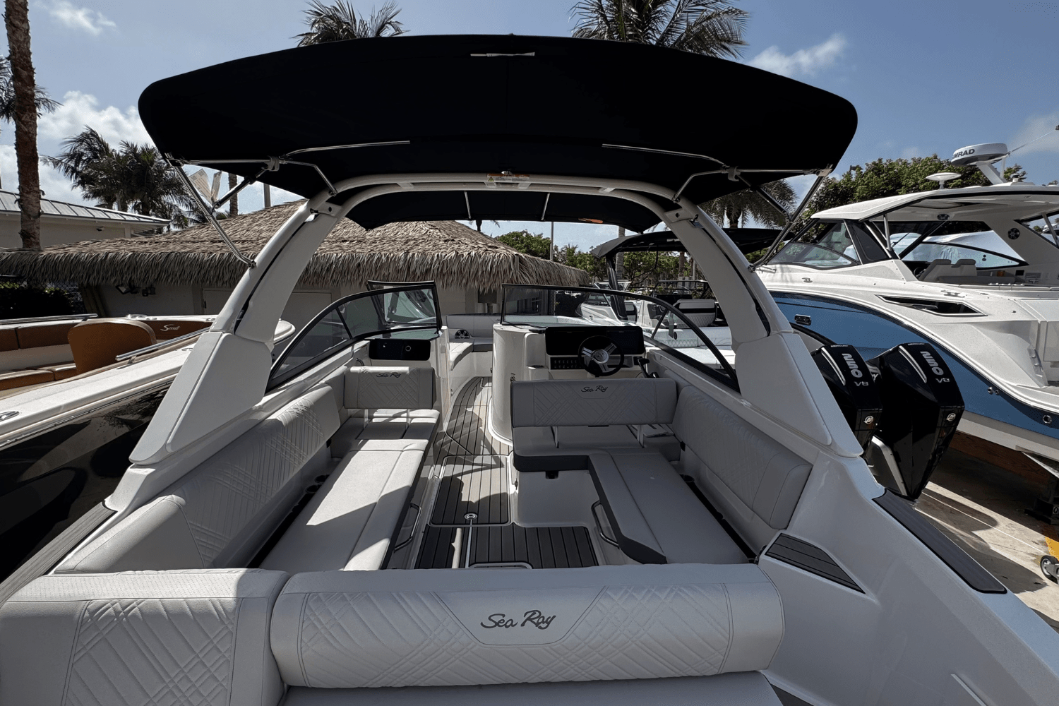 2025 Sea Ray SDX 270 Outboard Image Thumbnail #2