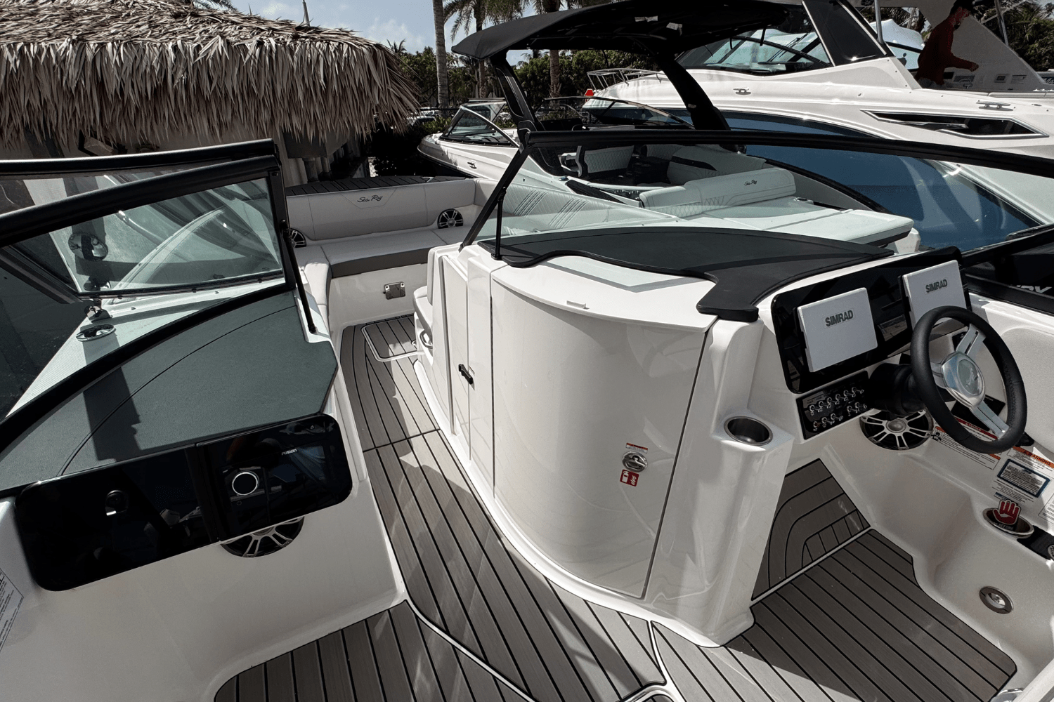 2025 Sea Ray SDX 270 Outboard Image Thumbnail #16