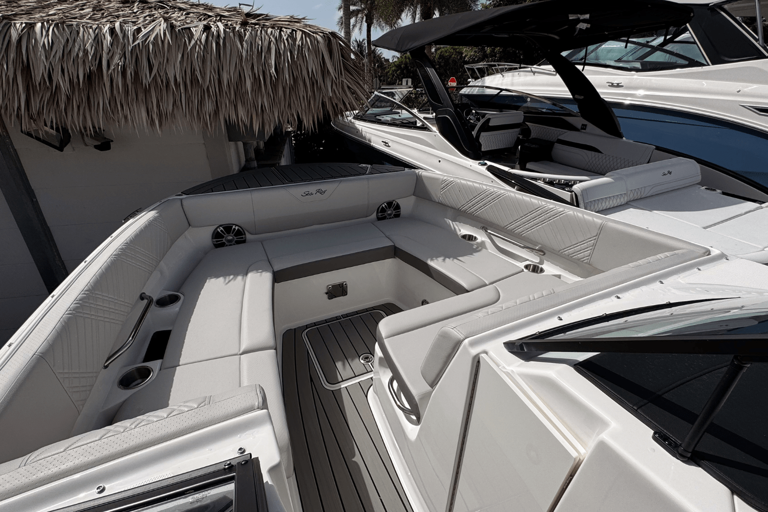 2025 Sea Ray SDX 270 Outboard Image Thumbnail #17