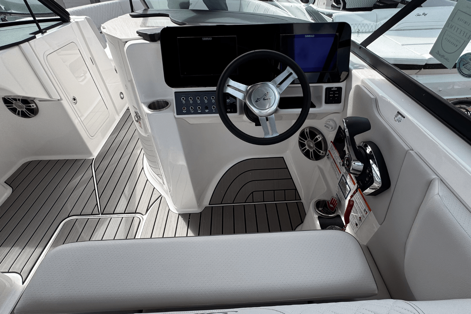 2025 Sea Ray SDX 270 Outboard Image Thumbnail #14