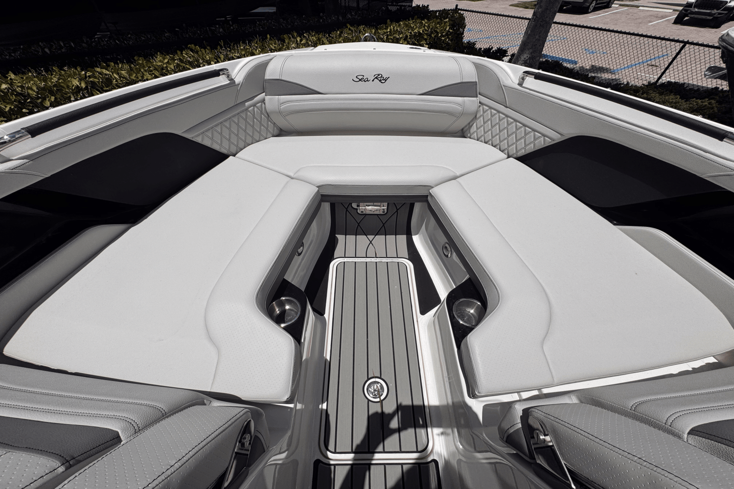 2025 Sea Ray SLX 260 Outboard Image Thumbnail #17