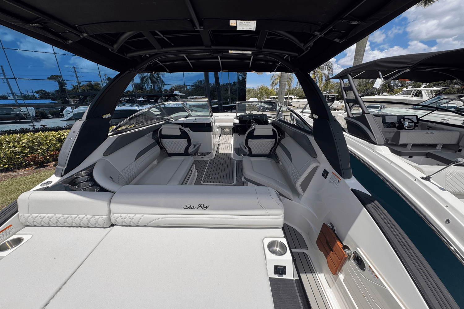 2025 Sea Ray SLX 260 Outboard Image Thumbnail #5