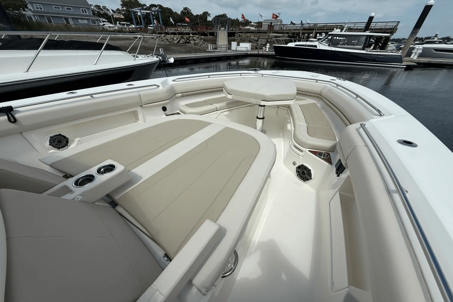 2024 Boston Whaler 380 Outrage Image Thumbnail #19
