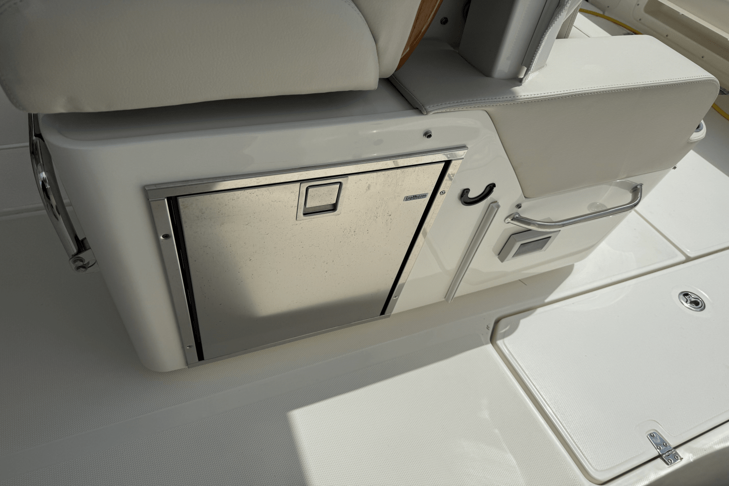 2024 Boston Whaler 380 Outrage Image Thumbnail #12