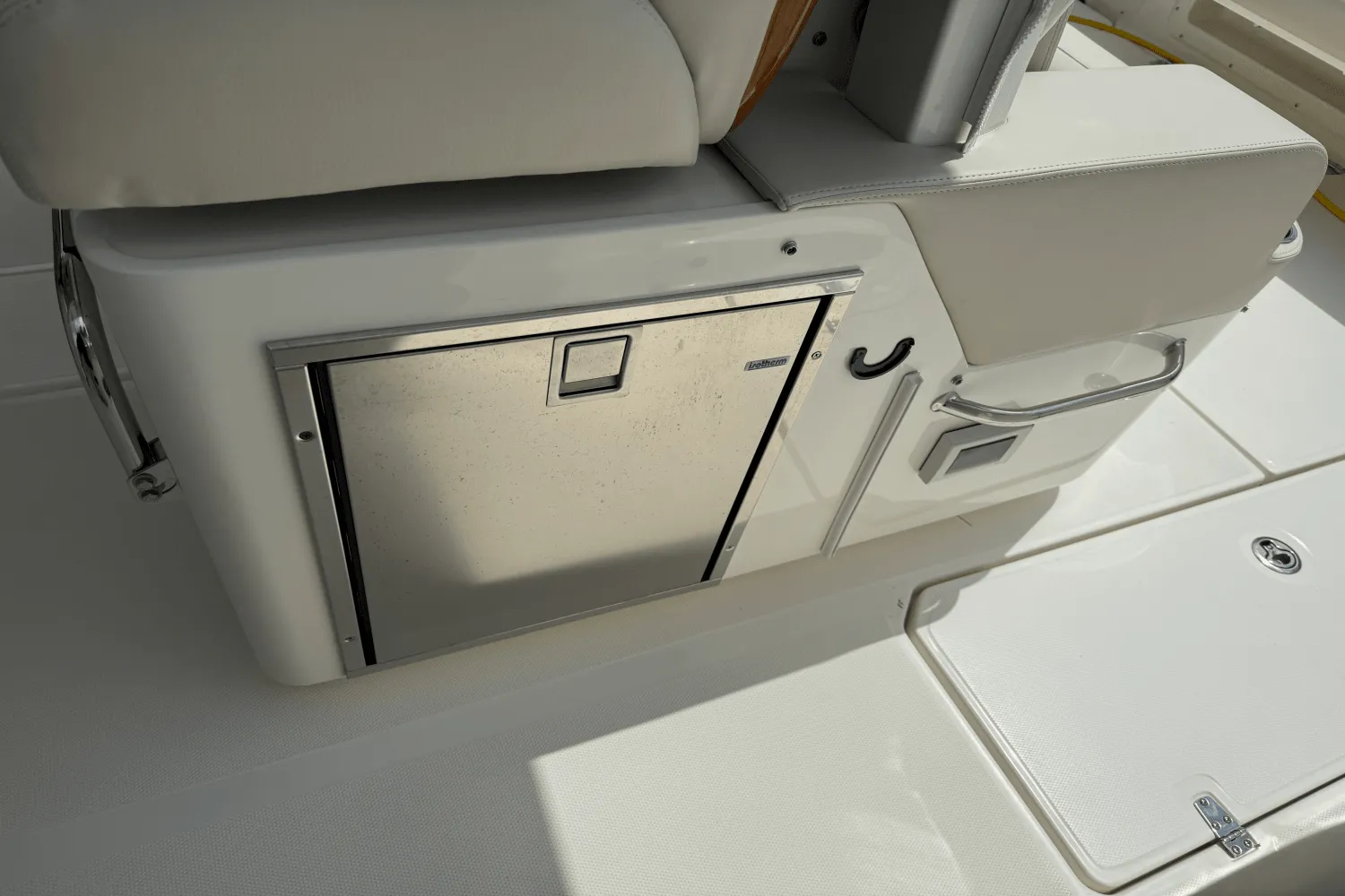 2024 Boston Whaler 380 Outrage Image Thumbnail #12