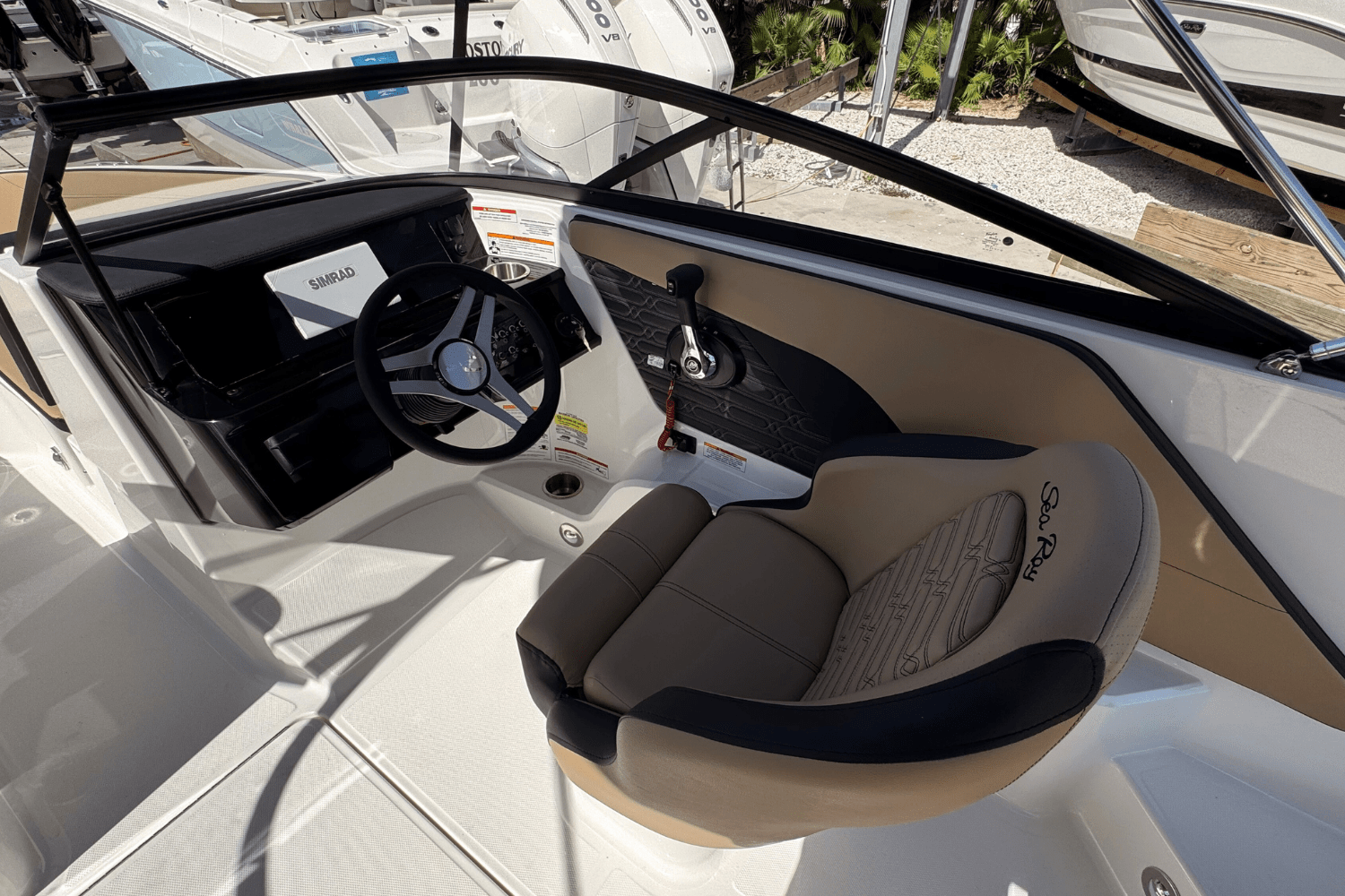 2025 Sea Ray SPX 190 Outboard Image Thumbnail #7
