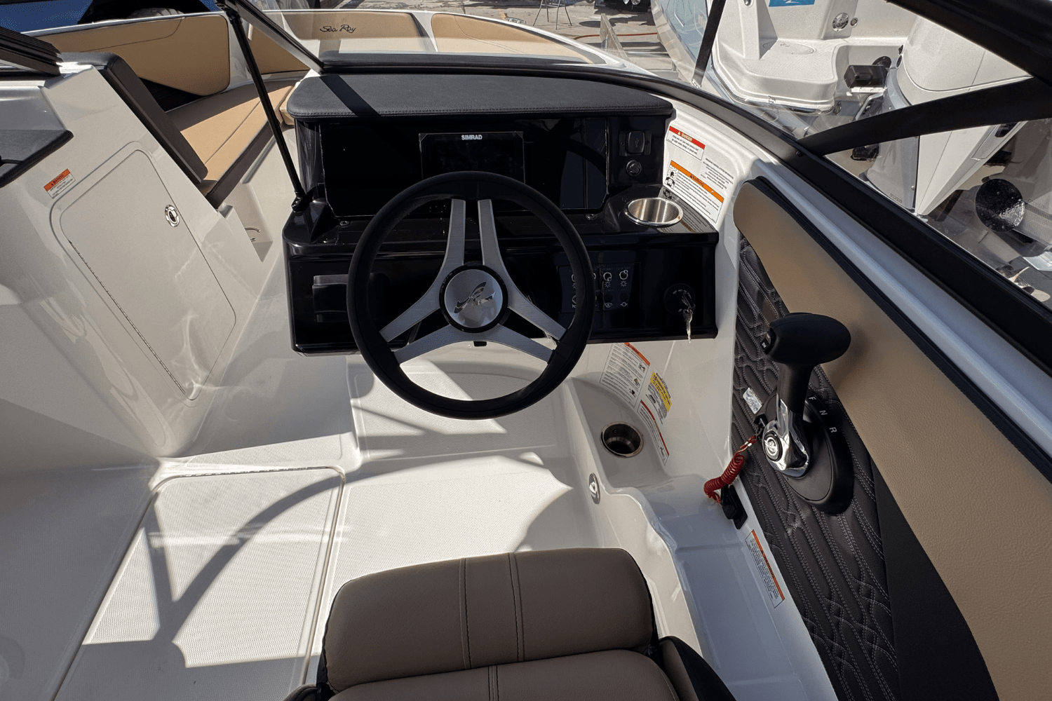 2025 Sea Ray SPX 190 Outboard Image Thumbnail #6