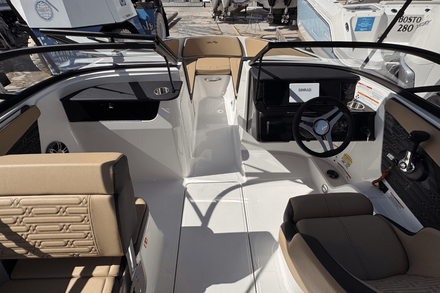 2025 Sea Ray SPX 190 Outboard Image Thumbnail #4