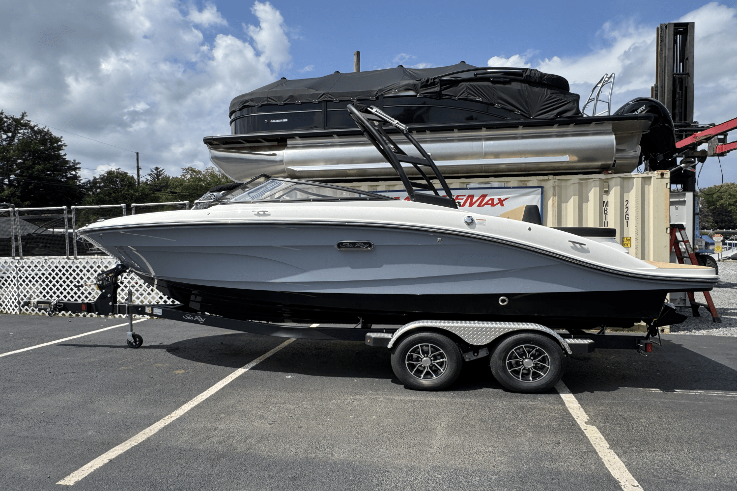 2025 Sea Ray SPX 210 Image Thumbnail #1