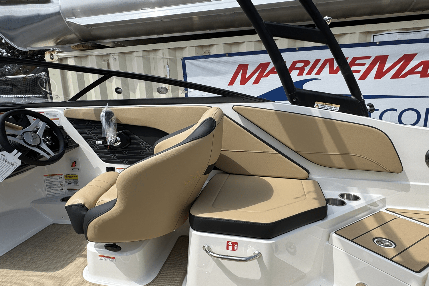 2025 Sea Ray SPX 210 Image Thumbnail #18