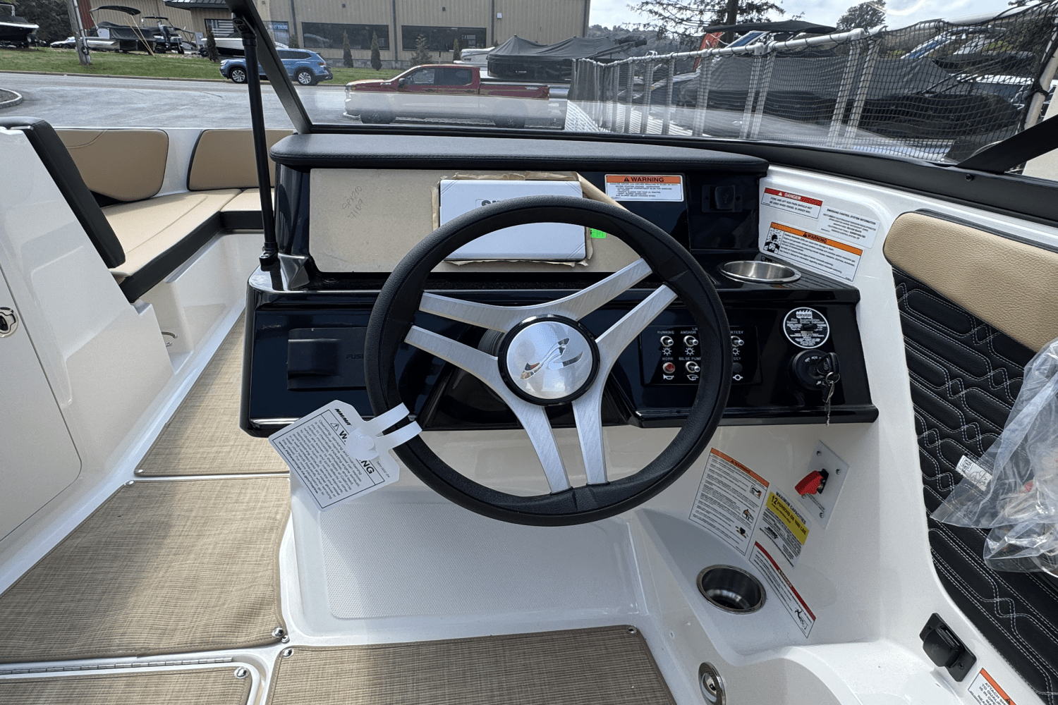 2025 Sea Ray SPX 210 Image Thumbnail #16