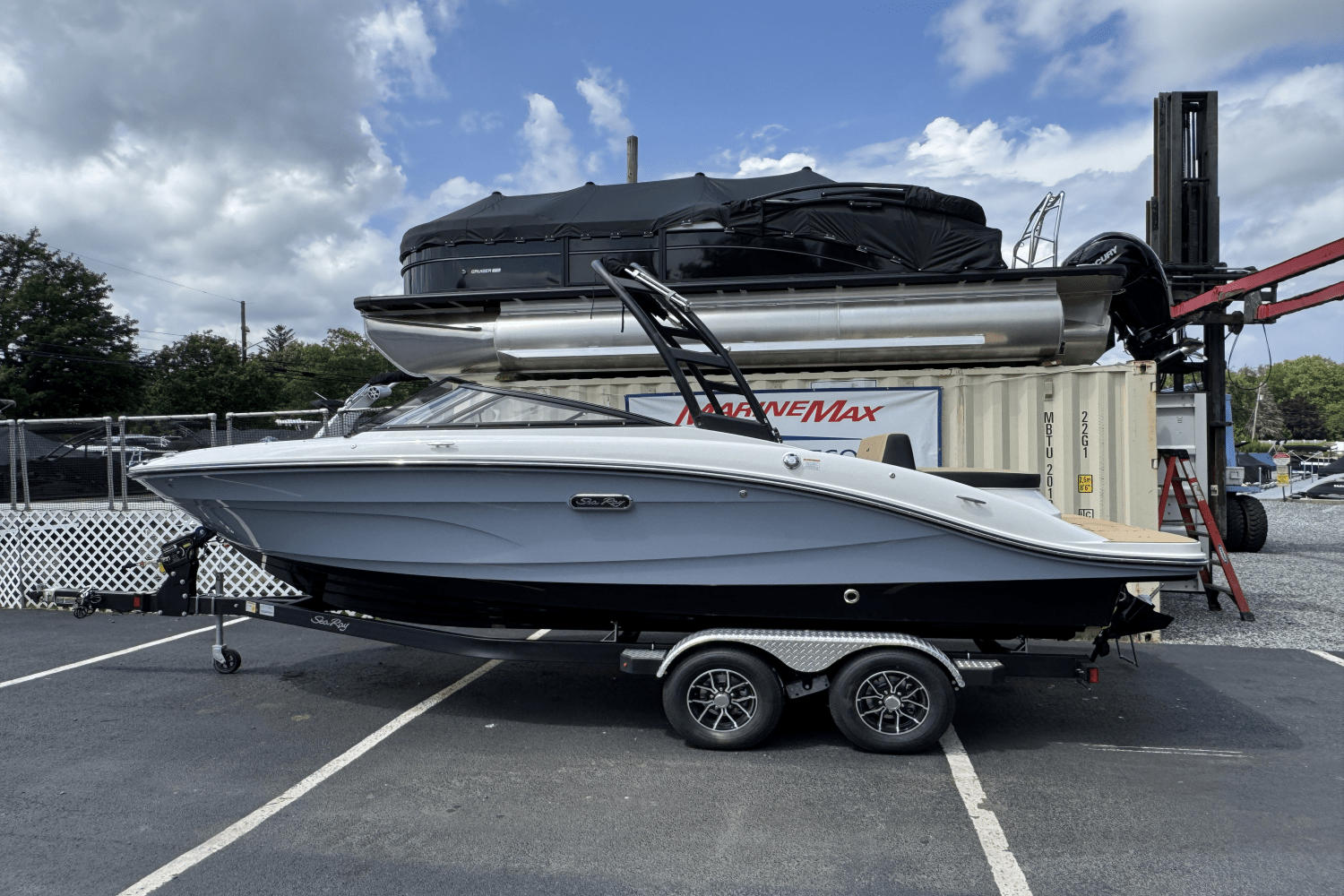 2025 Sea Ray SPX 210 Image Thumbnail #11