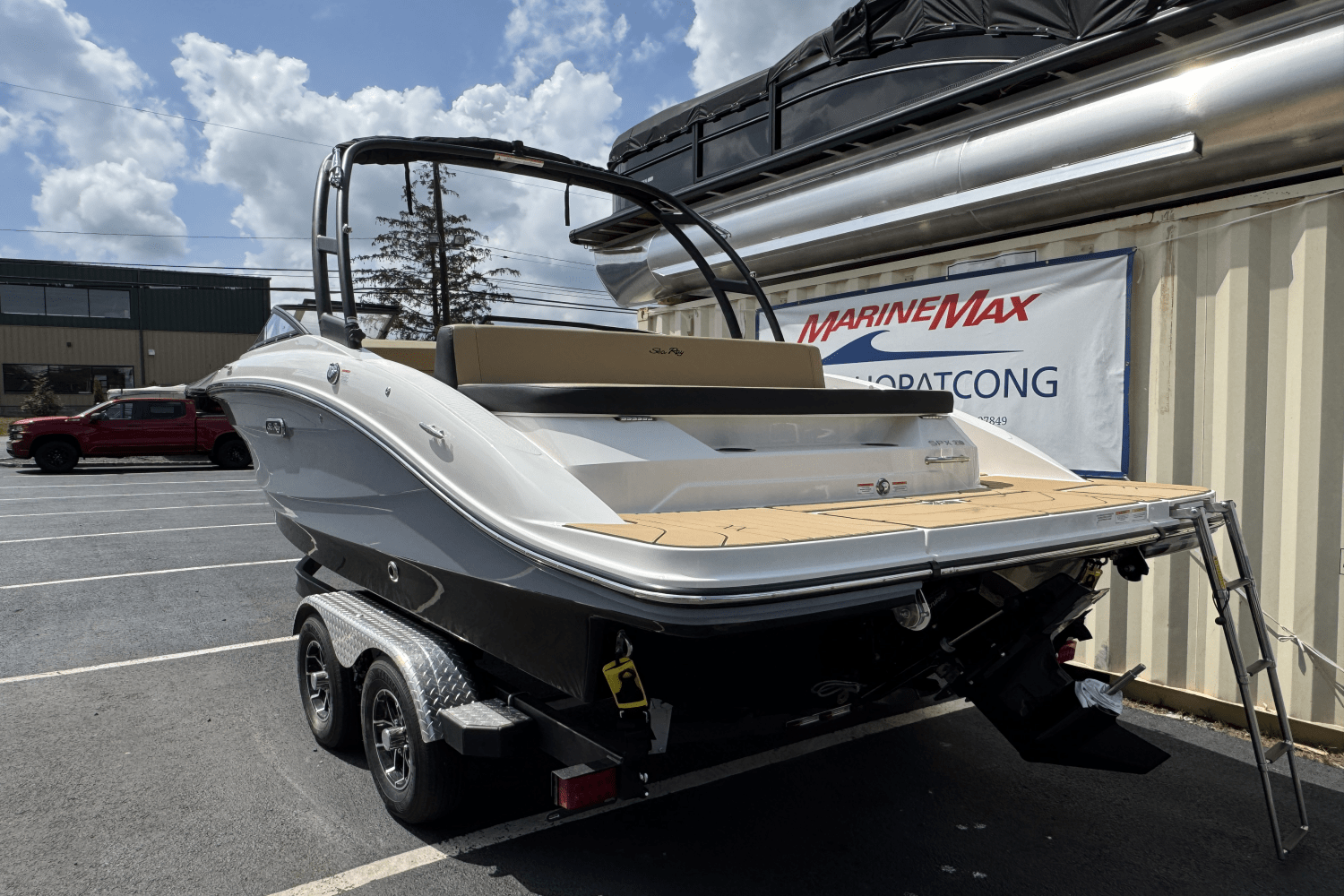 2025 Sea Ray SPX 210 Image Thumbnail #12