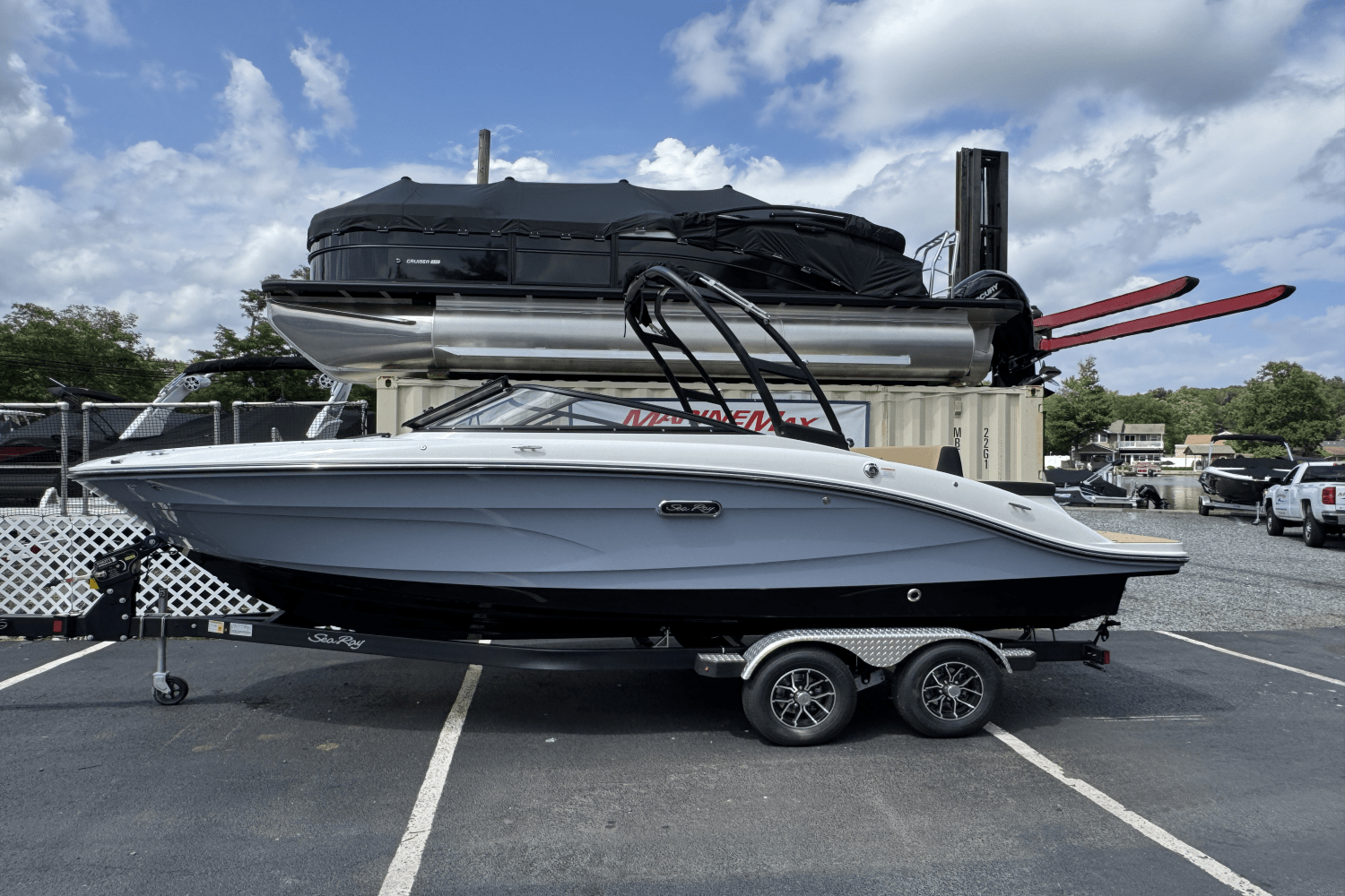 2025 Sea Ray SPX 210 Image Thumbnail #10
