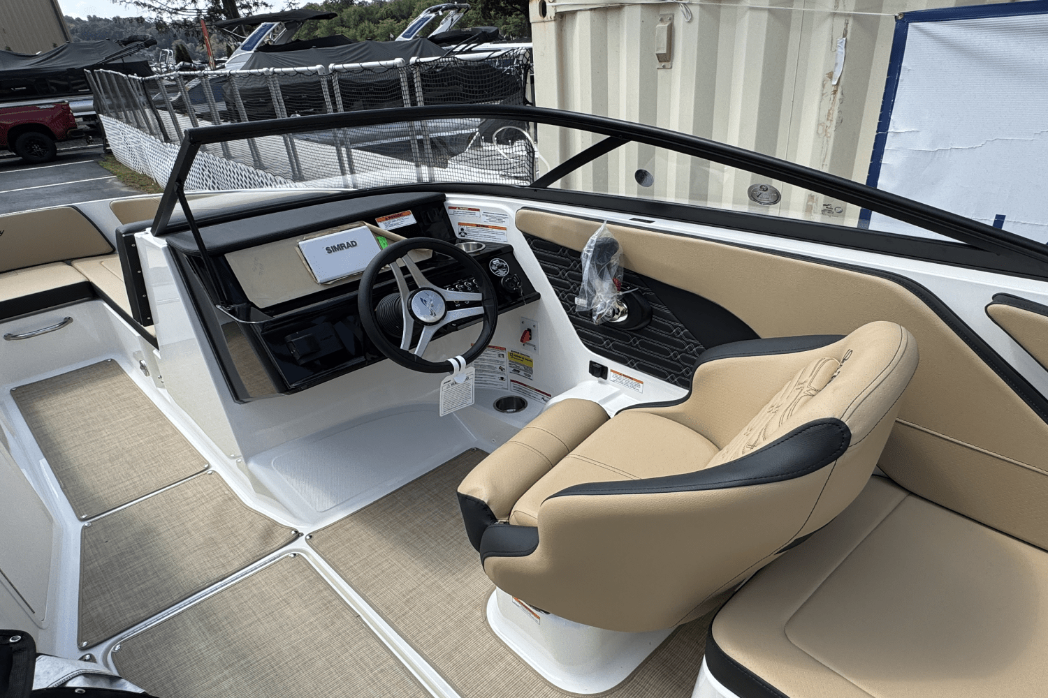 2025 Sea Ray SPX 210 Image Thumbnail #14