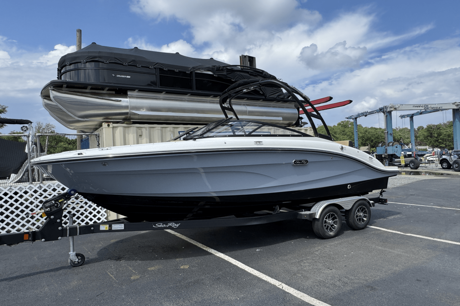 2025 Sea Ray SPX 210 Image Thumbnail #2