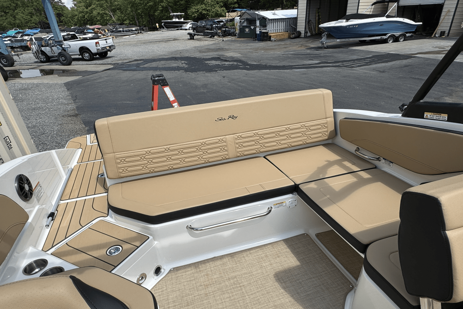 2025 Sea Ray SPX 210 Image Thumbnail #27