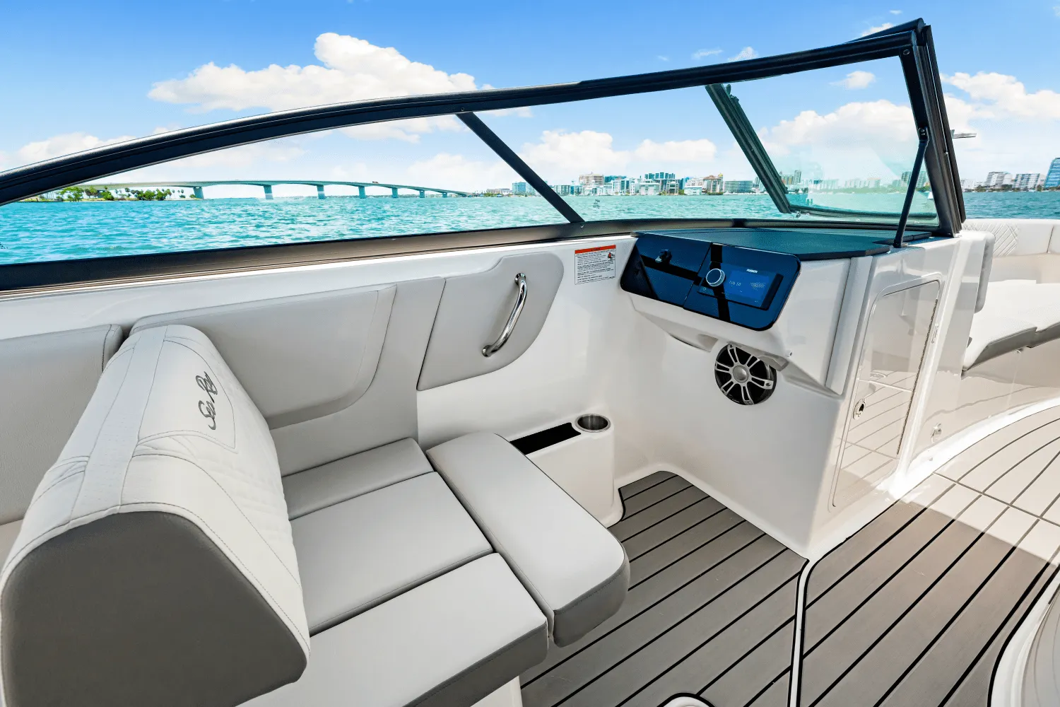 2025 Sea Ray SDX 270 Outboard Image Thumbnail #43