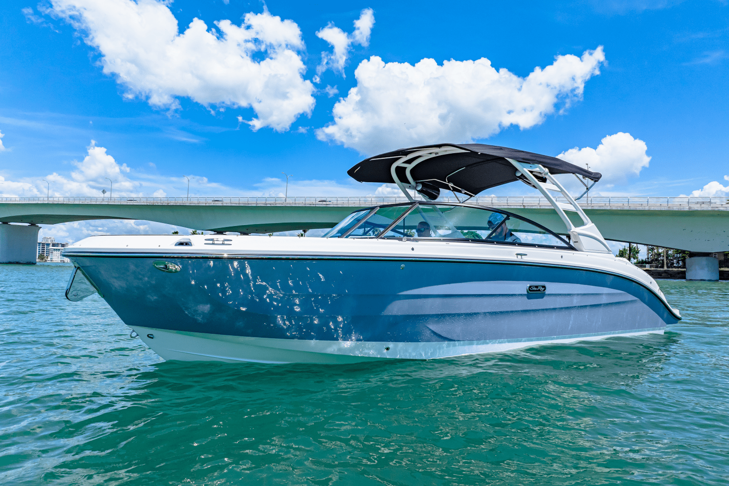 Thumbnail 3 for 2025 Sea Ray SDX 270 Outboard