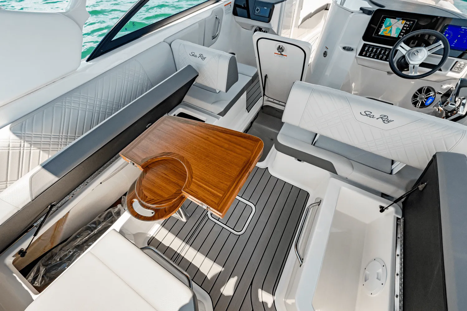 2025 Sea Ray SDX 270 Outboard Image Thumbnail #40
