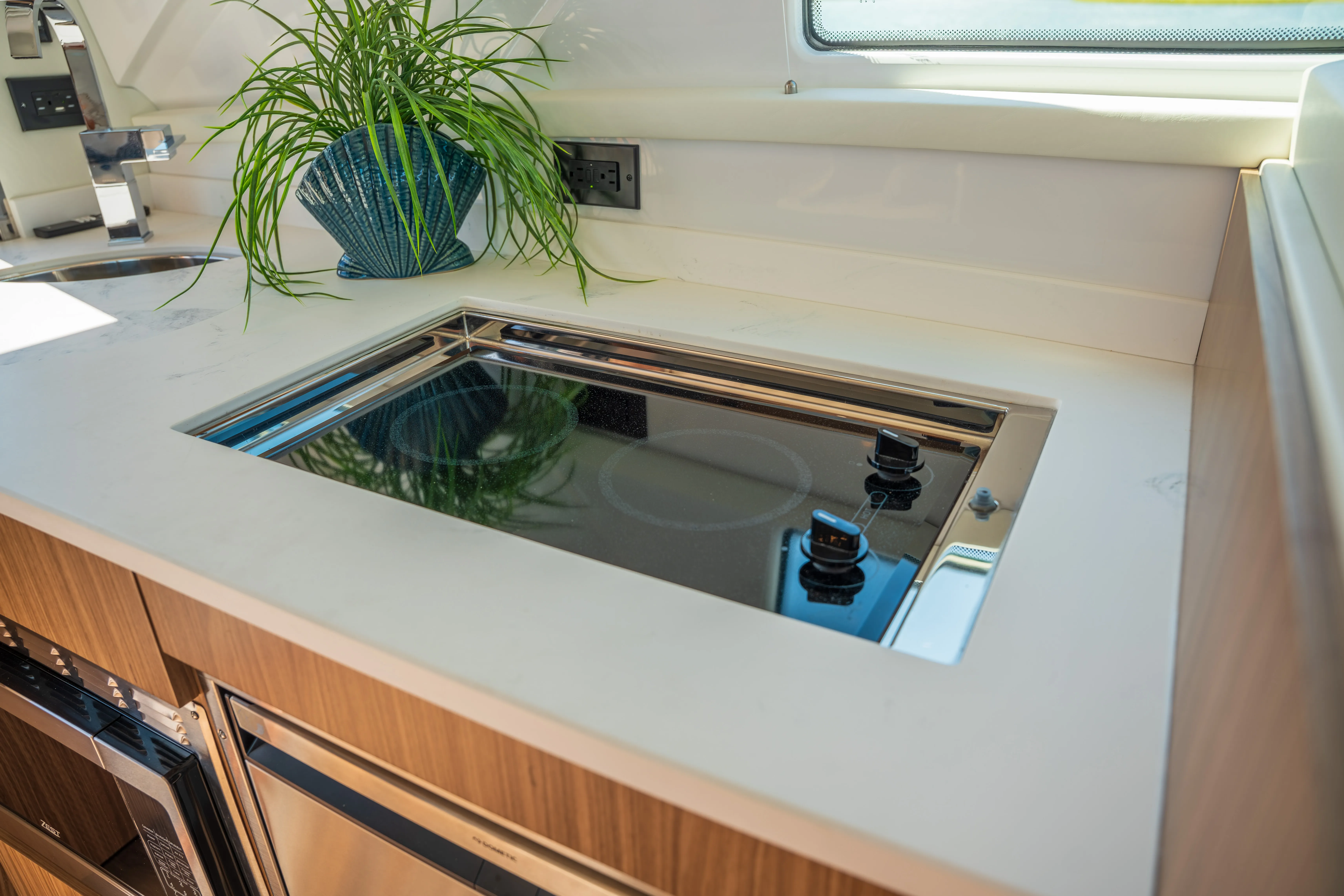 2026 Cruisers Yachts 42 Cantius Image Thumbnail #22