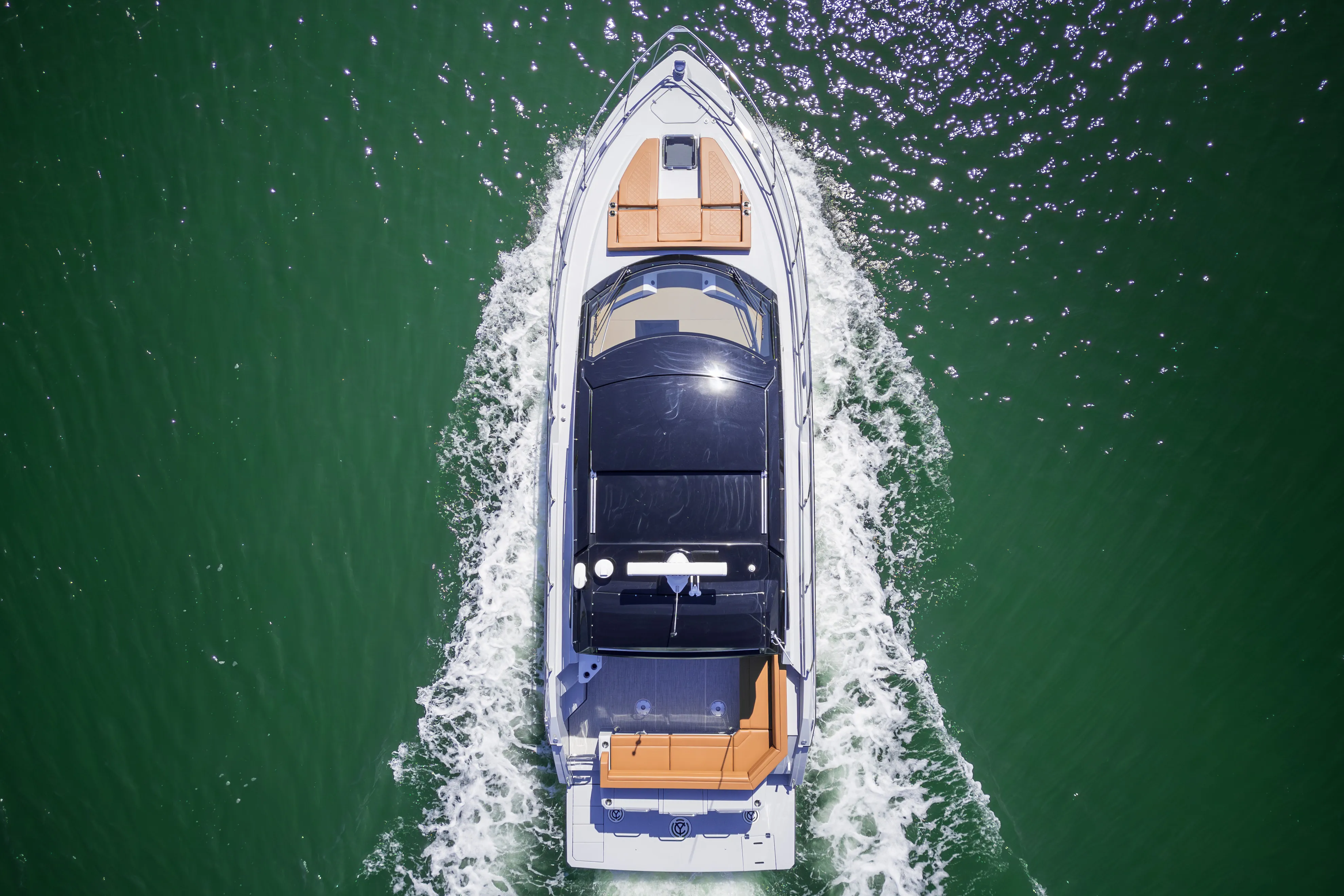 2026 Cruisers Yachts 42 Cantius Image Thumbnail #4