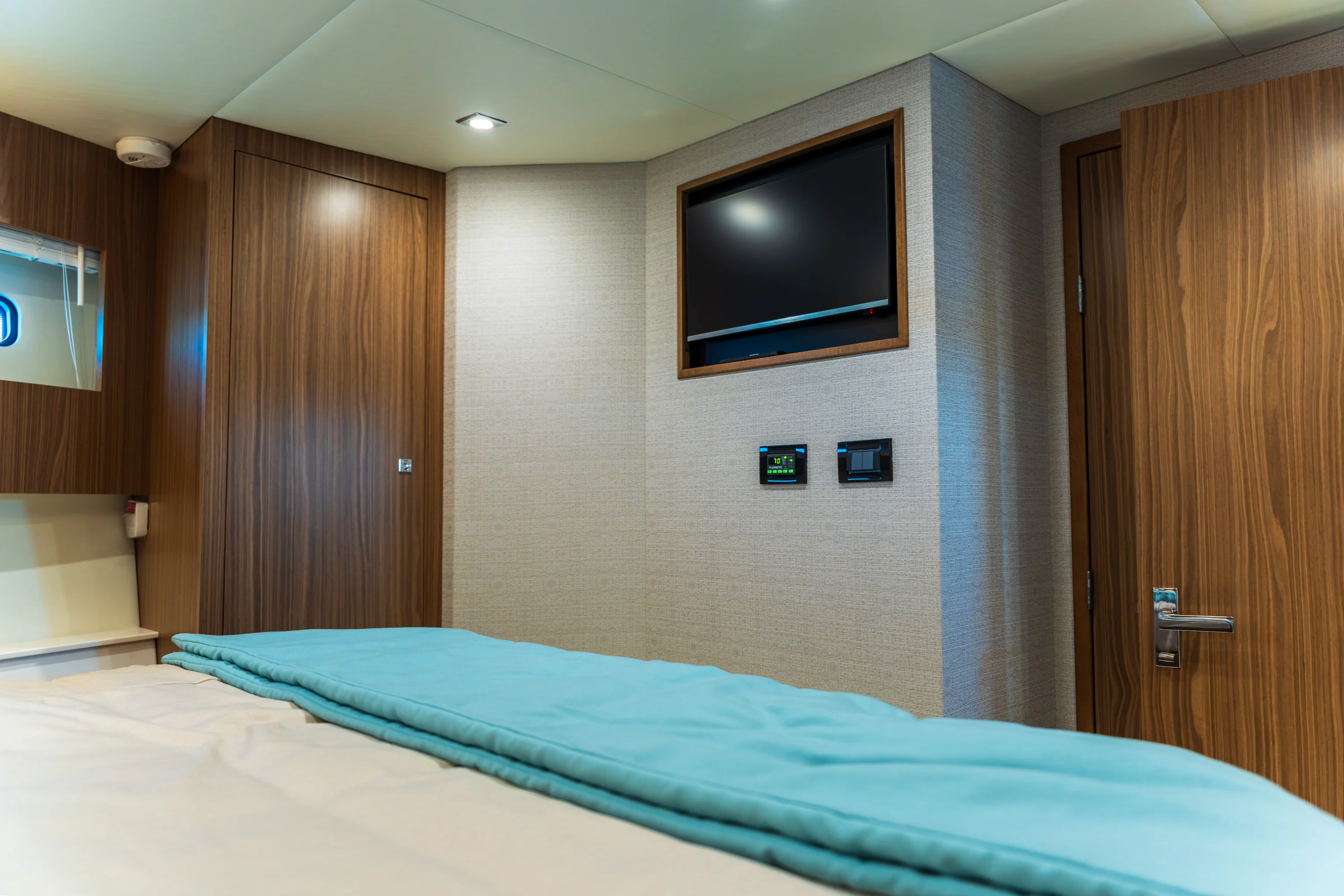 2026 Cruisers Yachts 42 Cantius Image Thumbnail #40