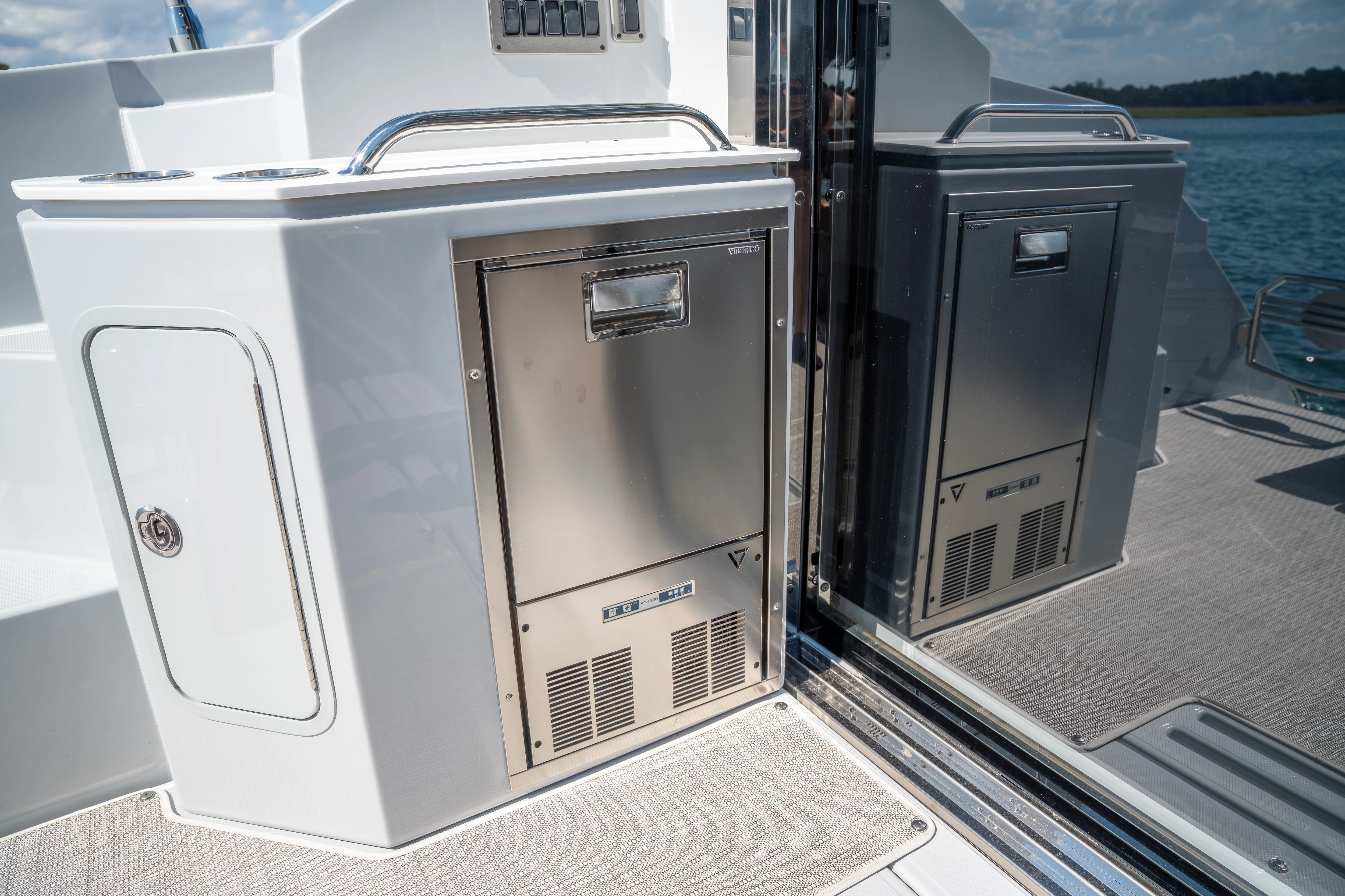 2026 Cruisers Yachts 42 Cantius Image Thumbnail #11