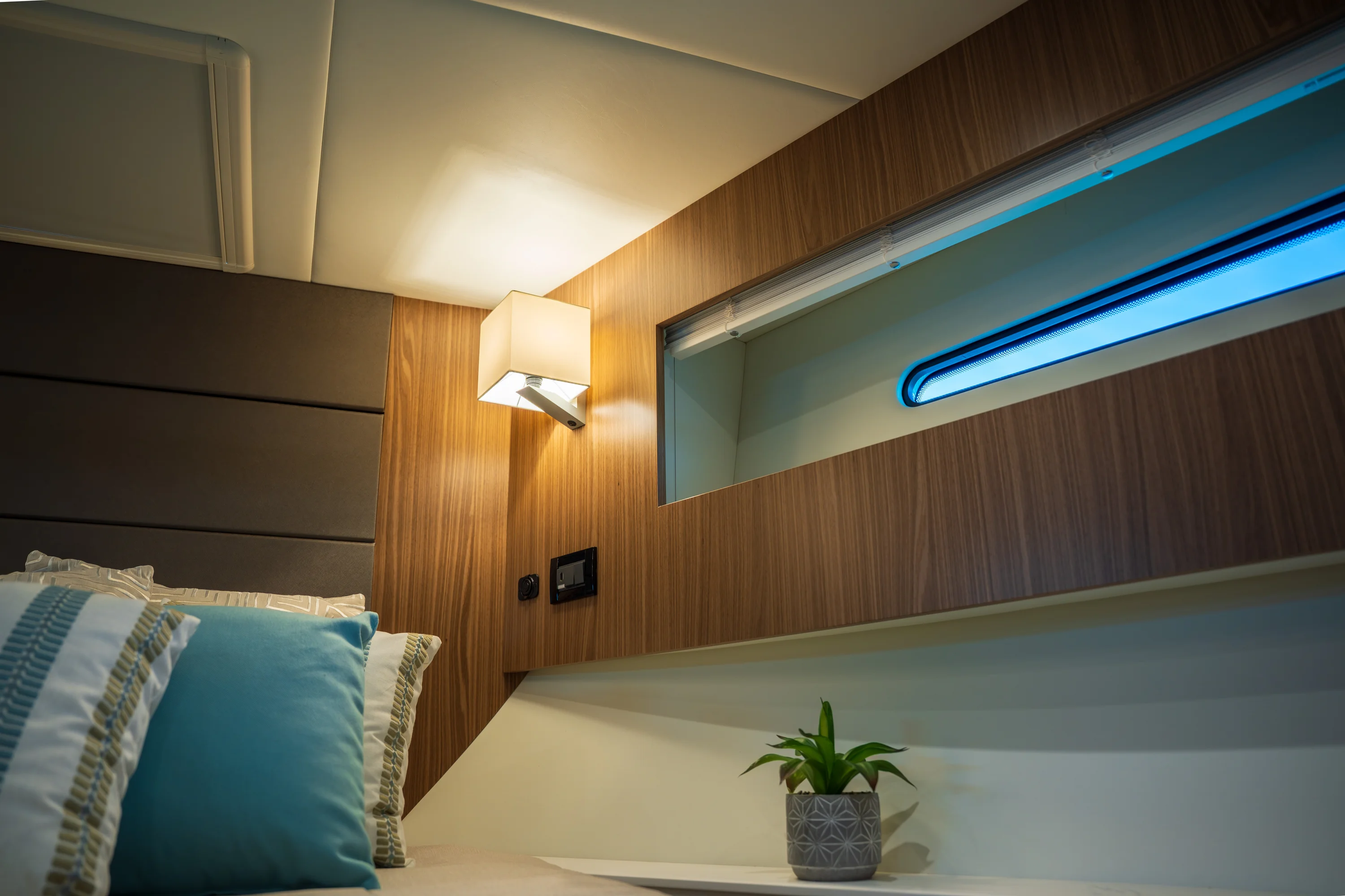 2026 Cruisers Yachts 42 Cantius Image Thumbnail #39