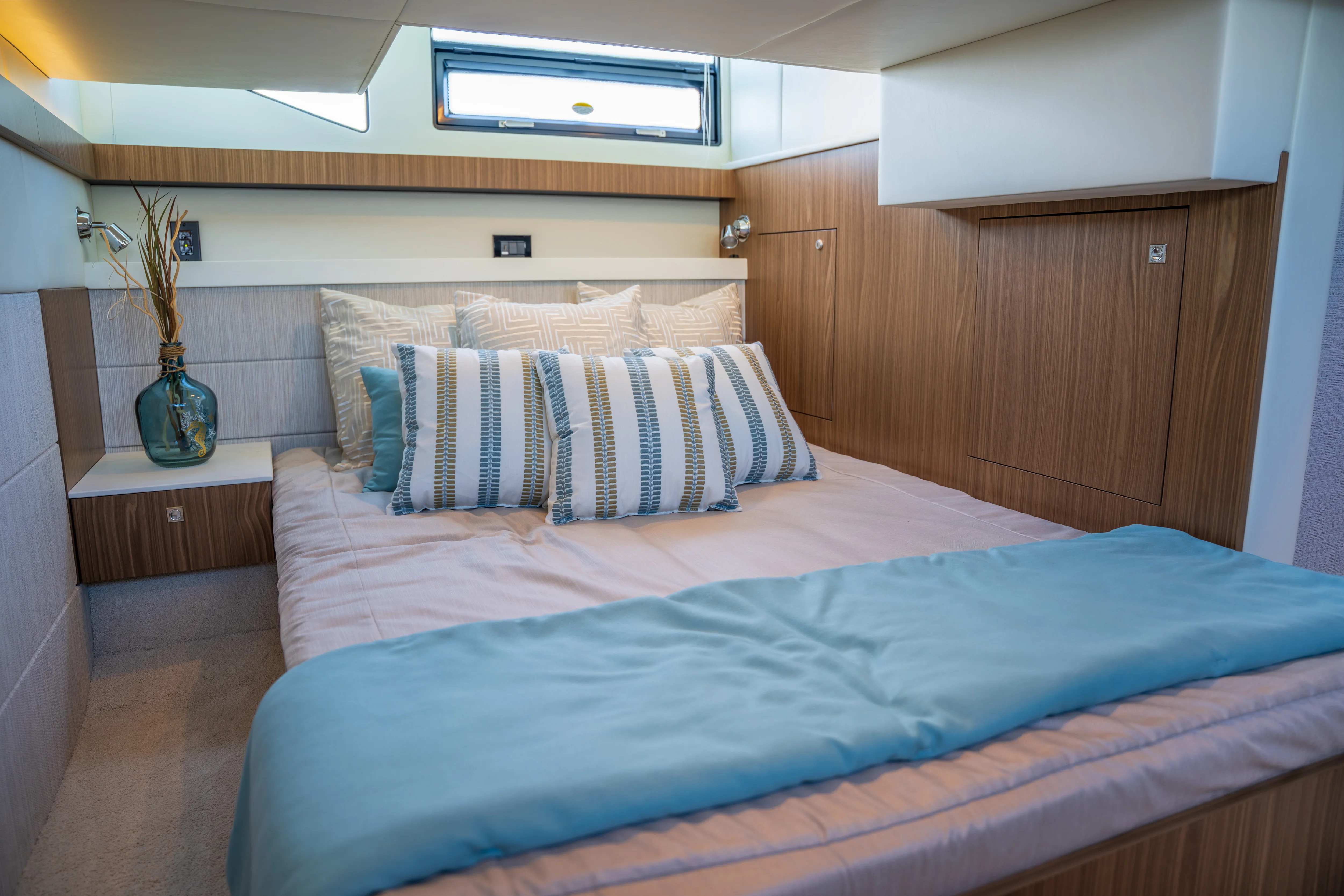 2026 Cruisers Yachts 42 Cantius Image Thumbnail #36