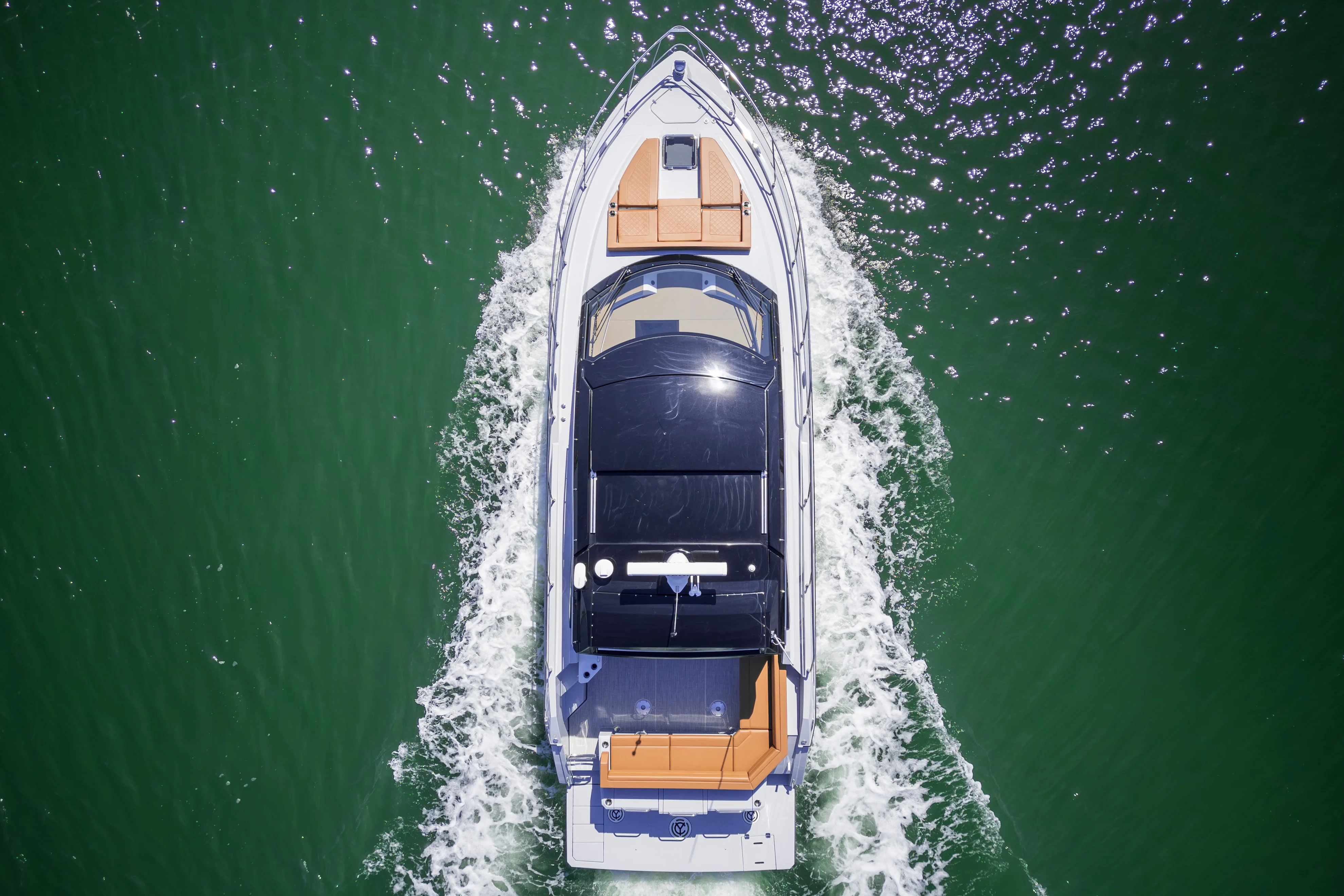 2026 Cruisers Yachts 42 Cantius Image Thumbnail #4