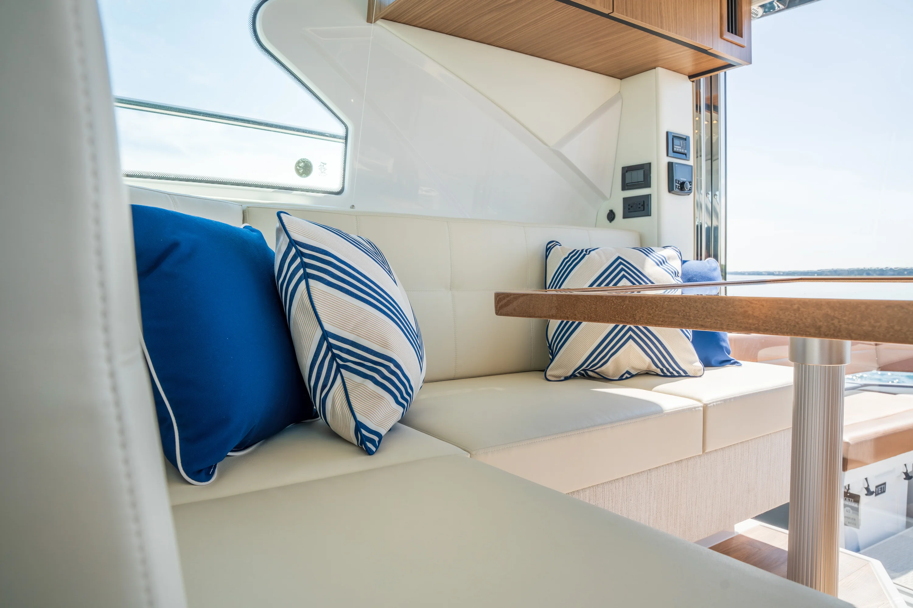 2026 Cruisers Yachts 42 Cantius Image Thumbnail #15