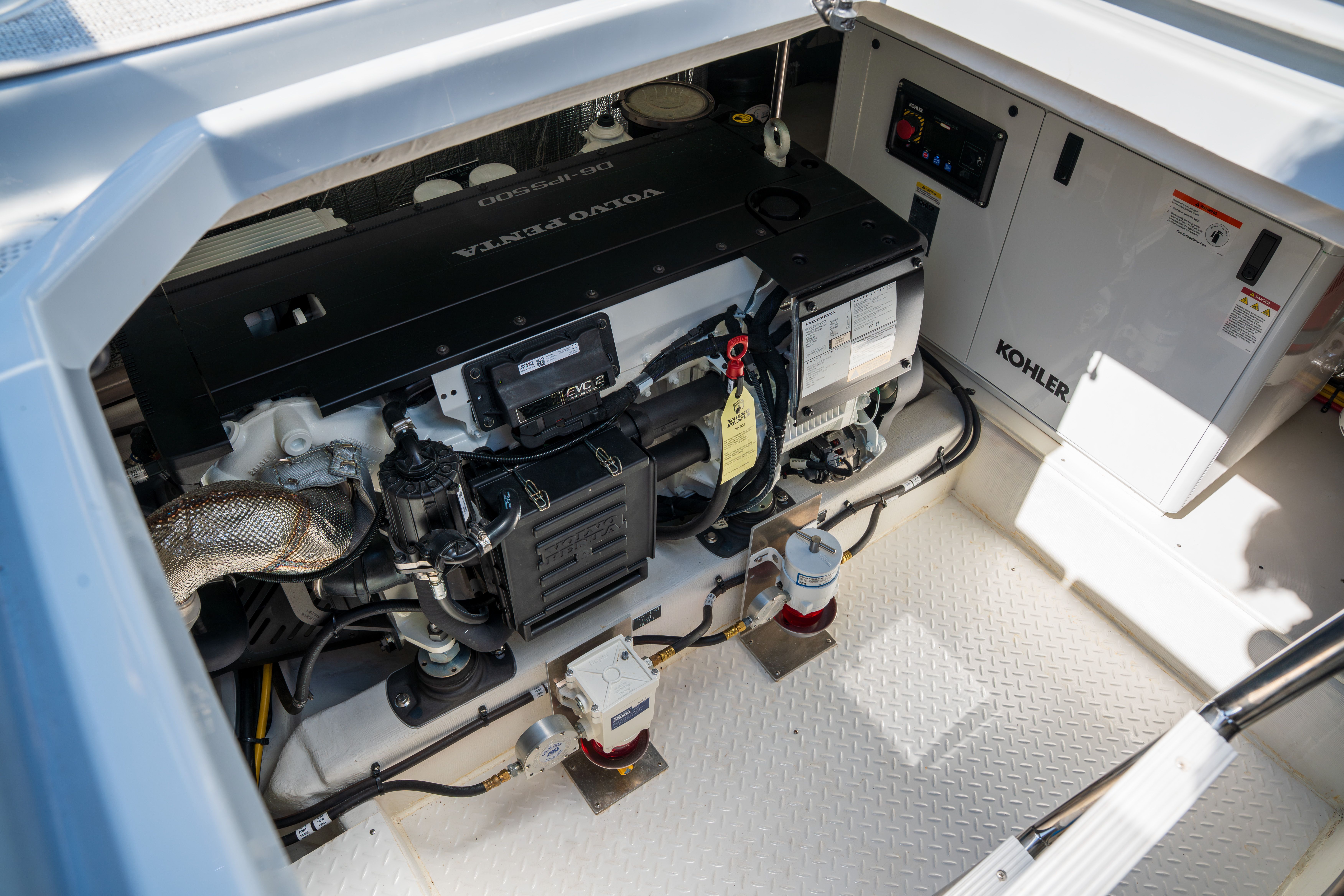 2026 Cruisers Yachts 42 Cantius Image Thumbnail #6