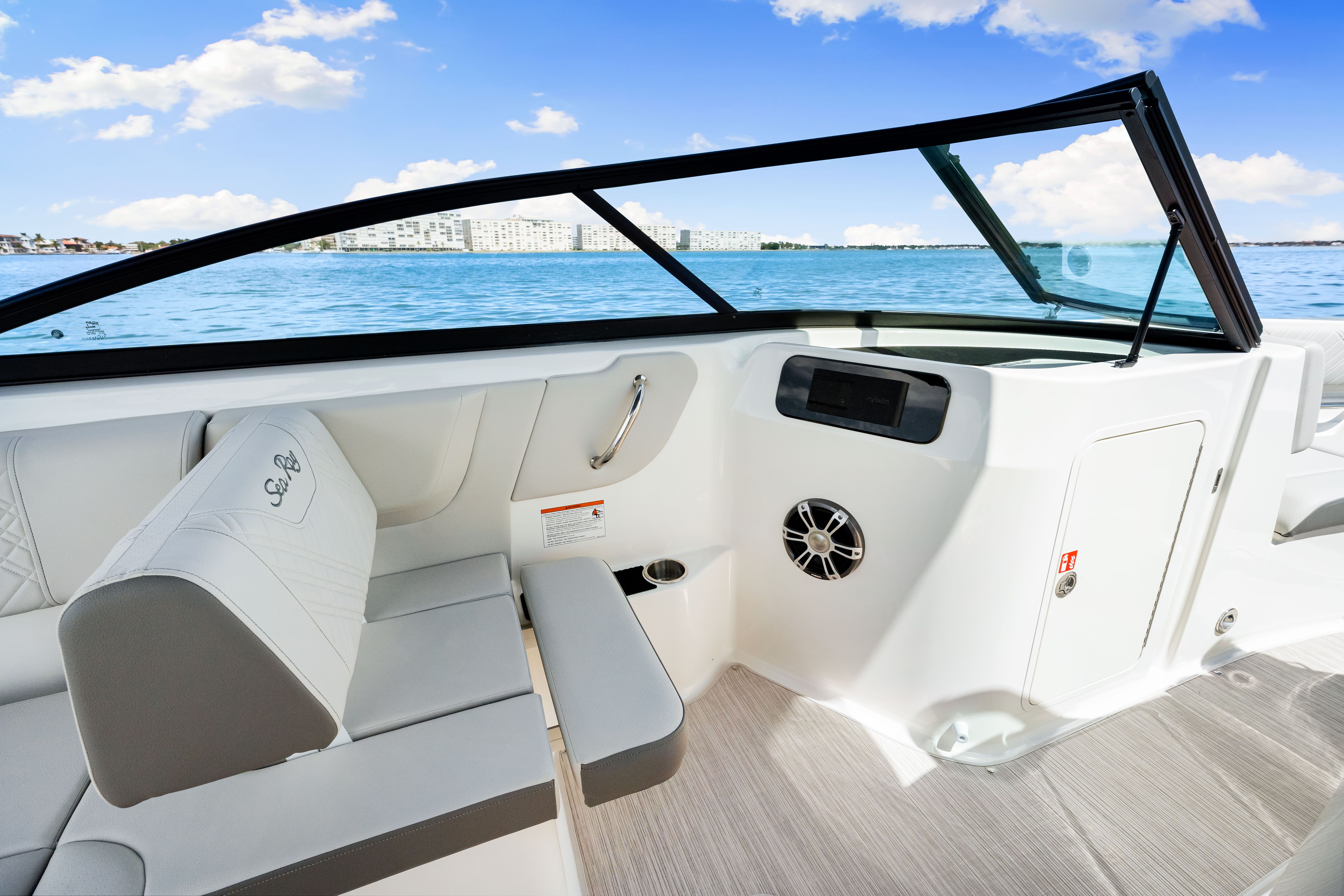 2025 Sea Ray SDX 250 Outboard Image Thumbnail #35