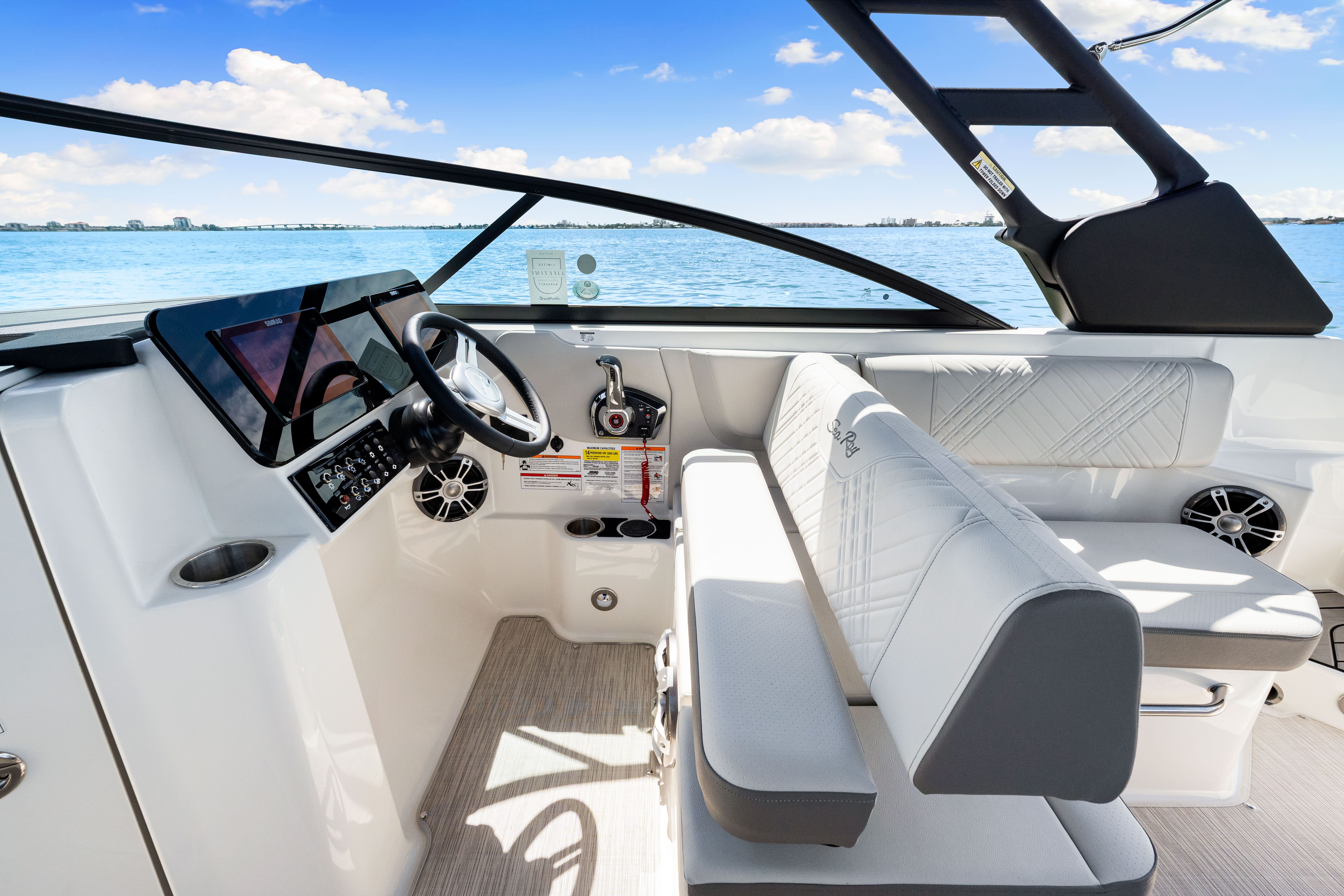 2025 Sea Ray SDX 250 Outboard Image Thumbnail #33