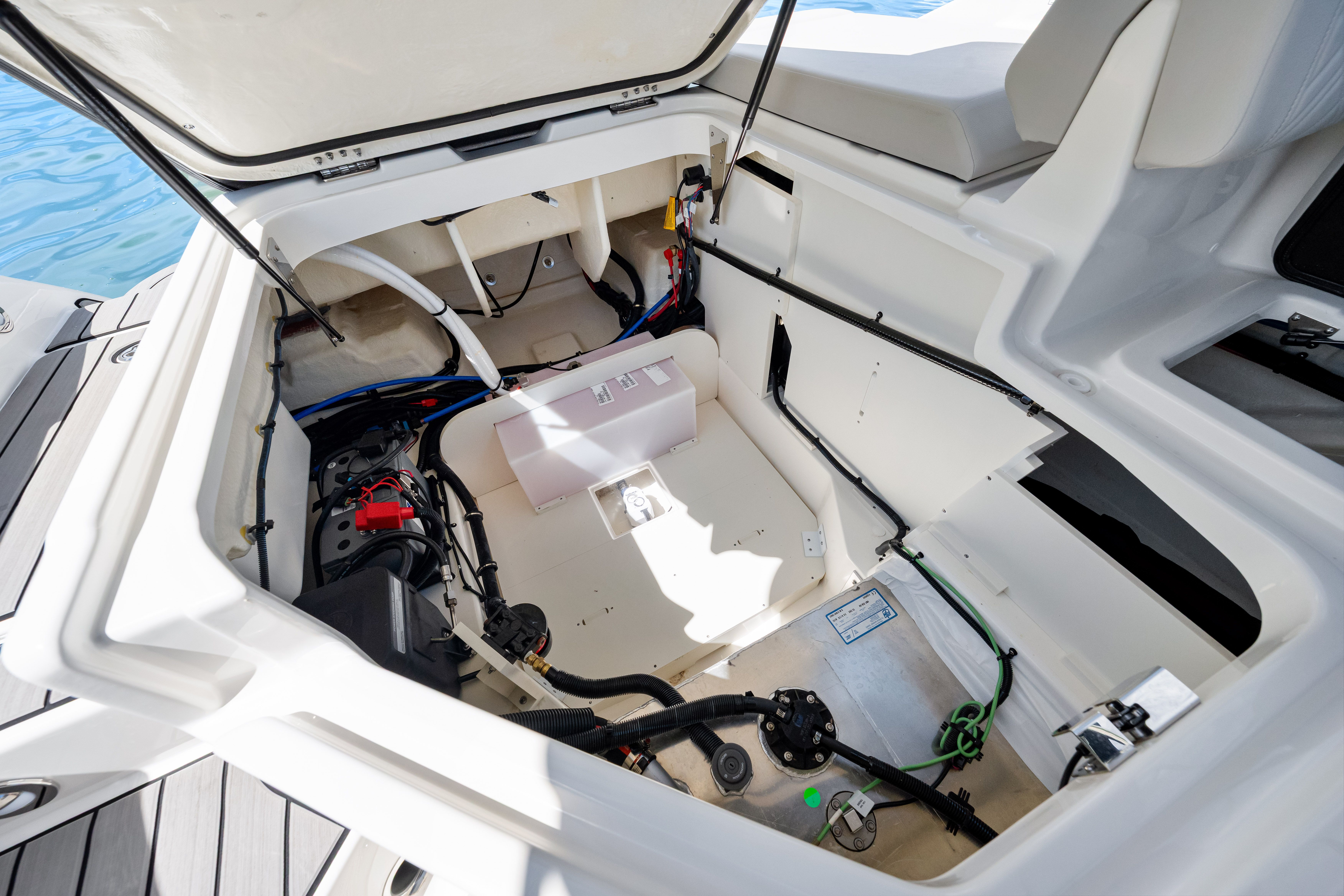 2025 Sea Ray SDX 250 Outboard Image Thumbnail #44