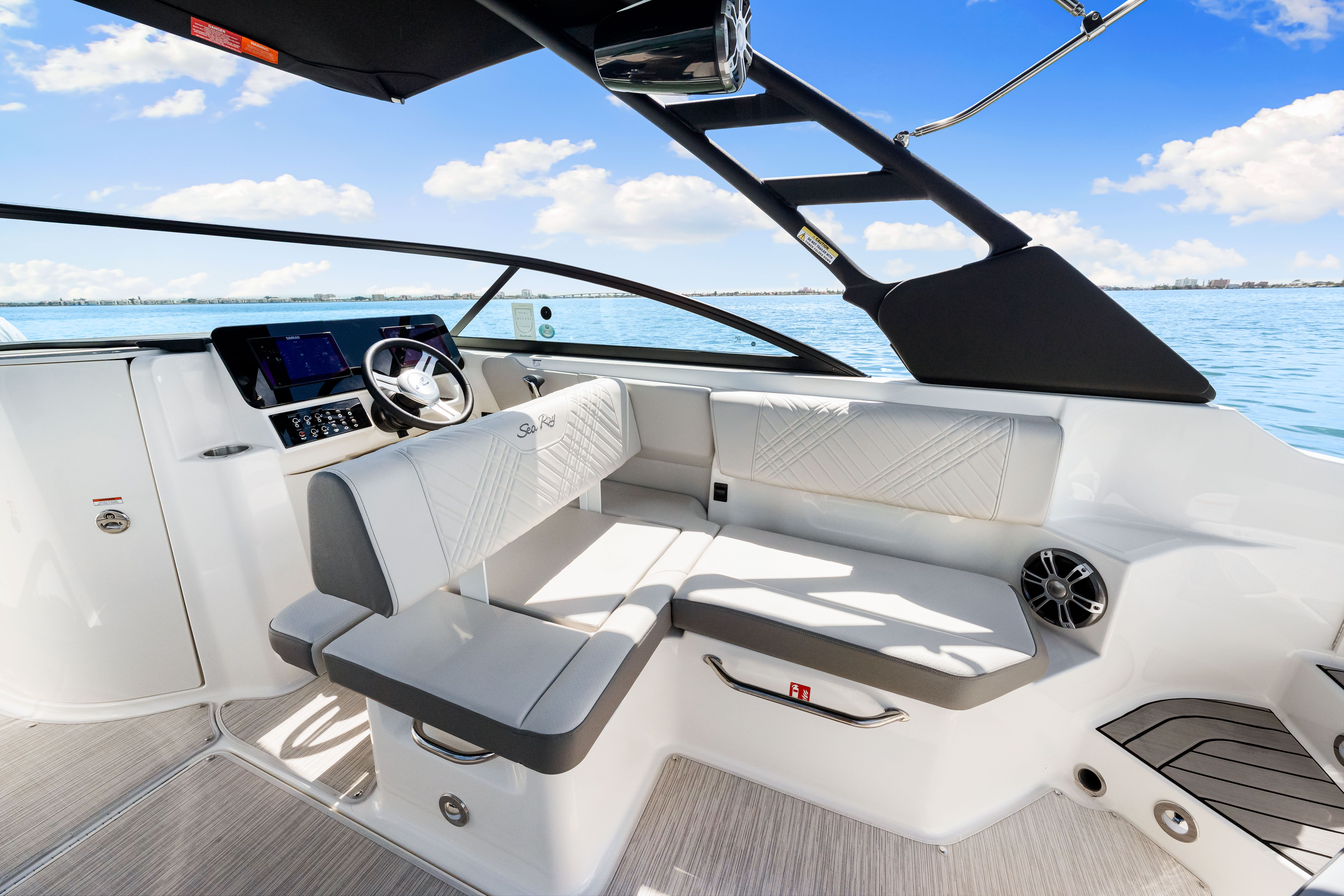 2025 Sea Ray SDX 250 Outboard Image Thumbnail #32