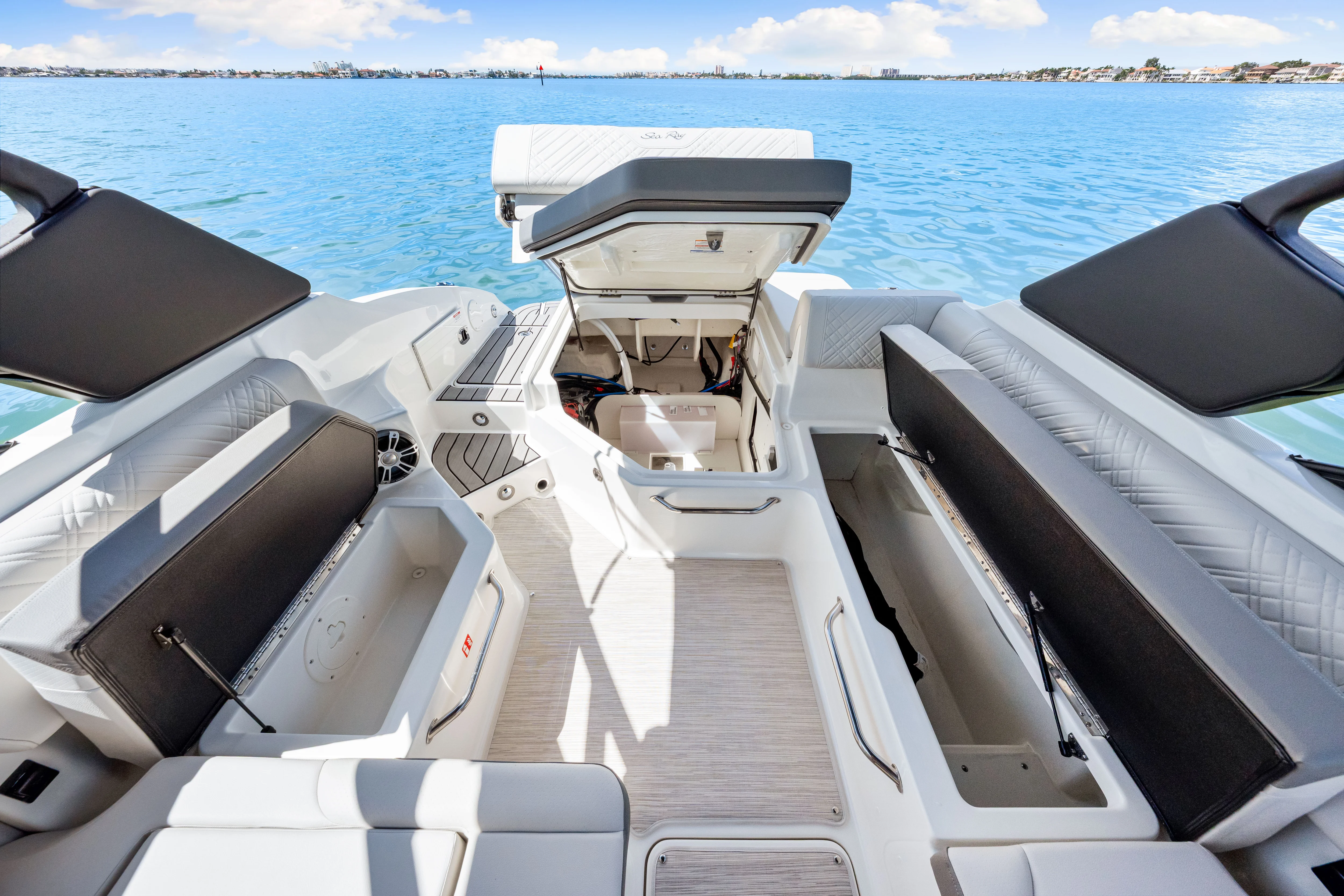 2025 Sea Ray SDX 250 Outboard Image Thumbnail #43