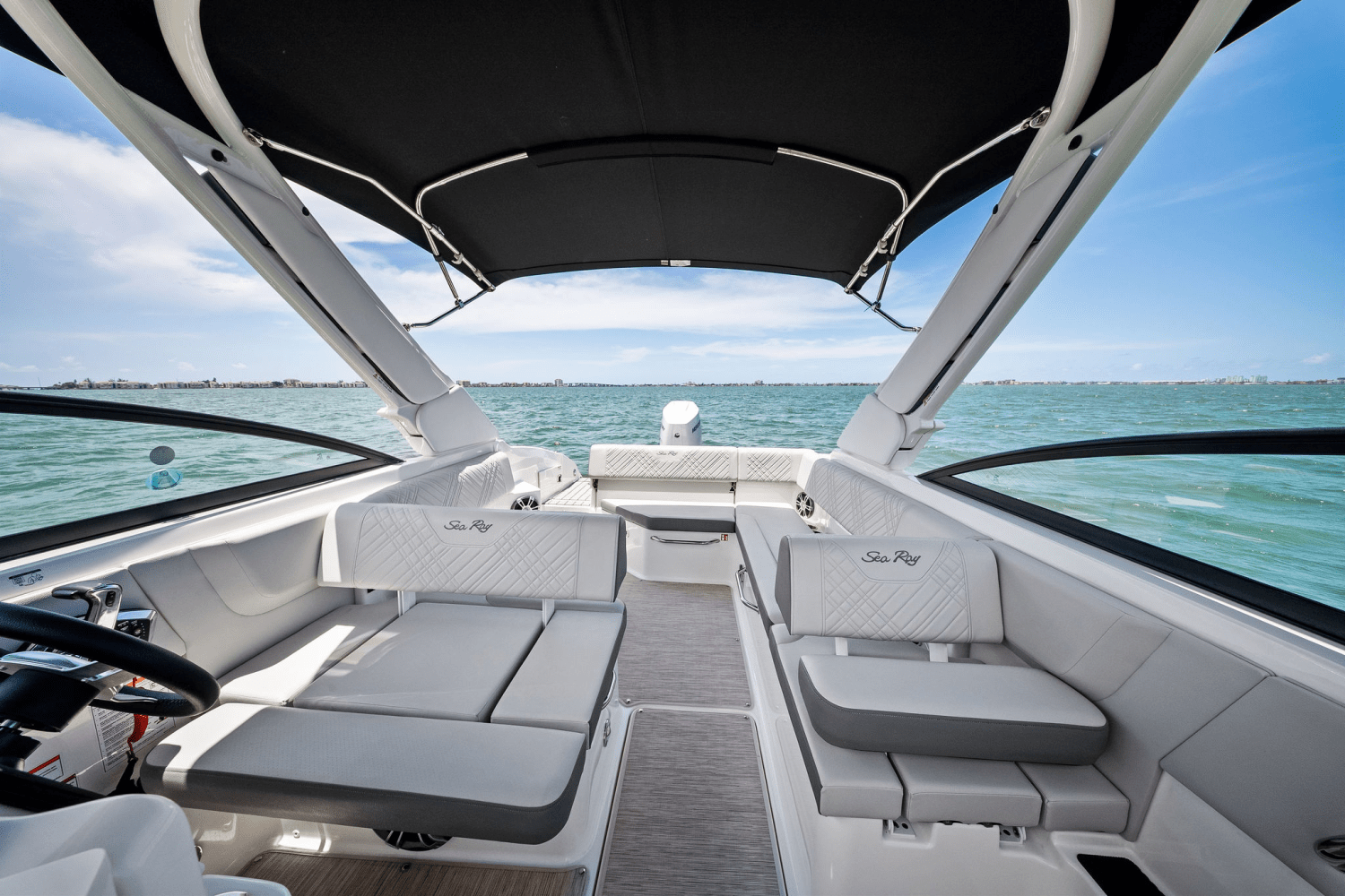 2025 Sea Ray SDX 270 Outboard Image Thumbnail #31