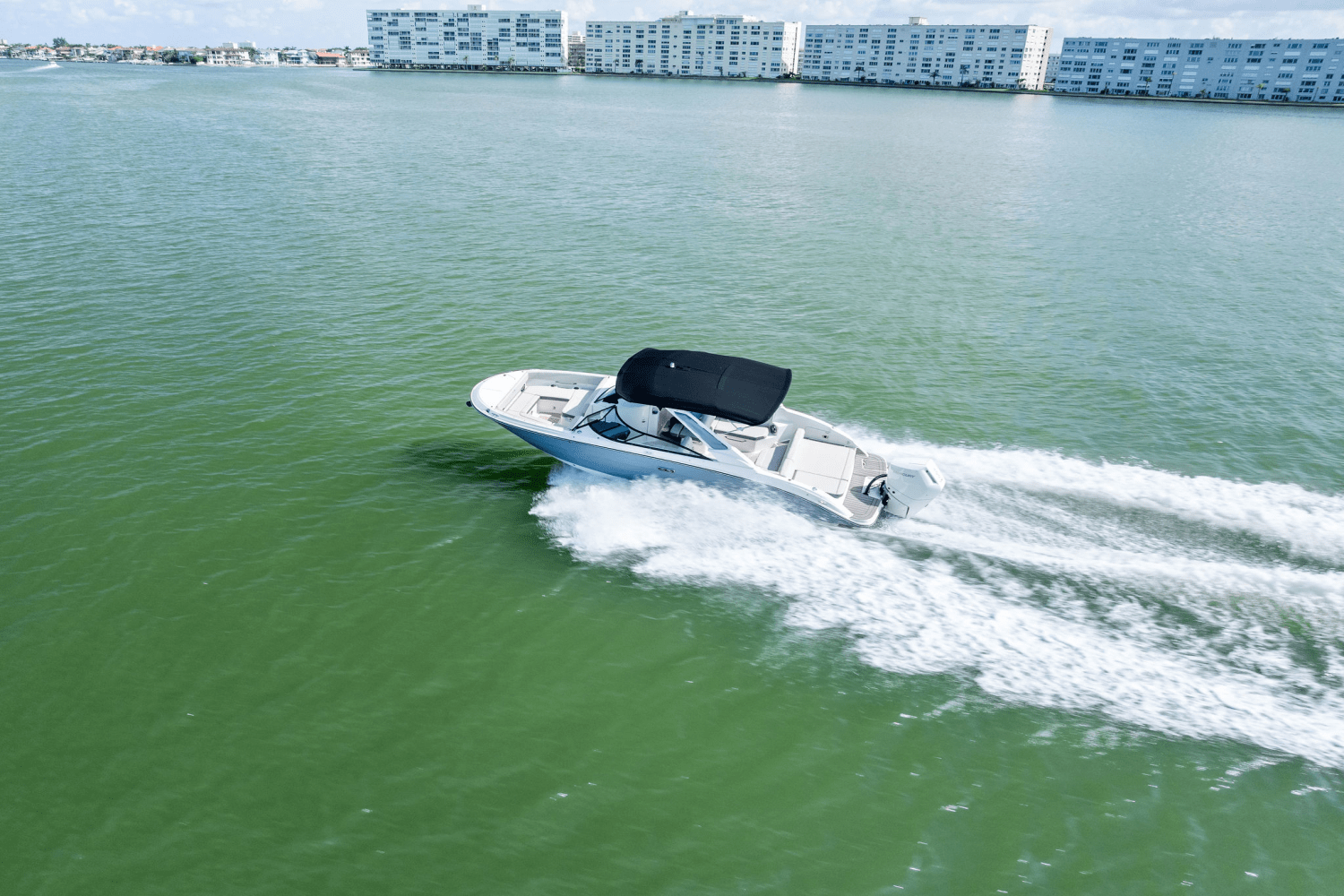 2025 Sea Ray SDX 270 Outboard Image Thumbnail #10