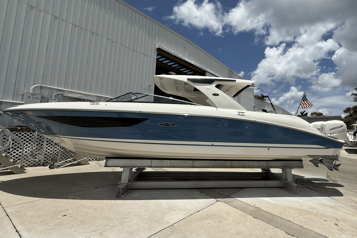 2023 Sea Ray 350 SLX-OB Image Thumbnail #3