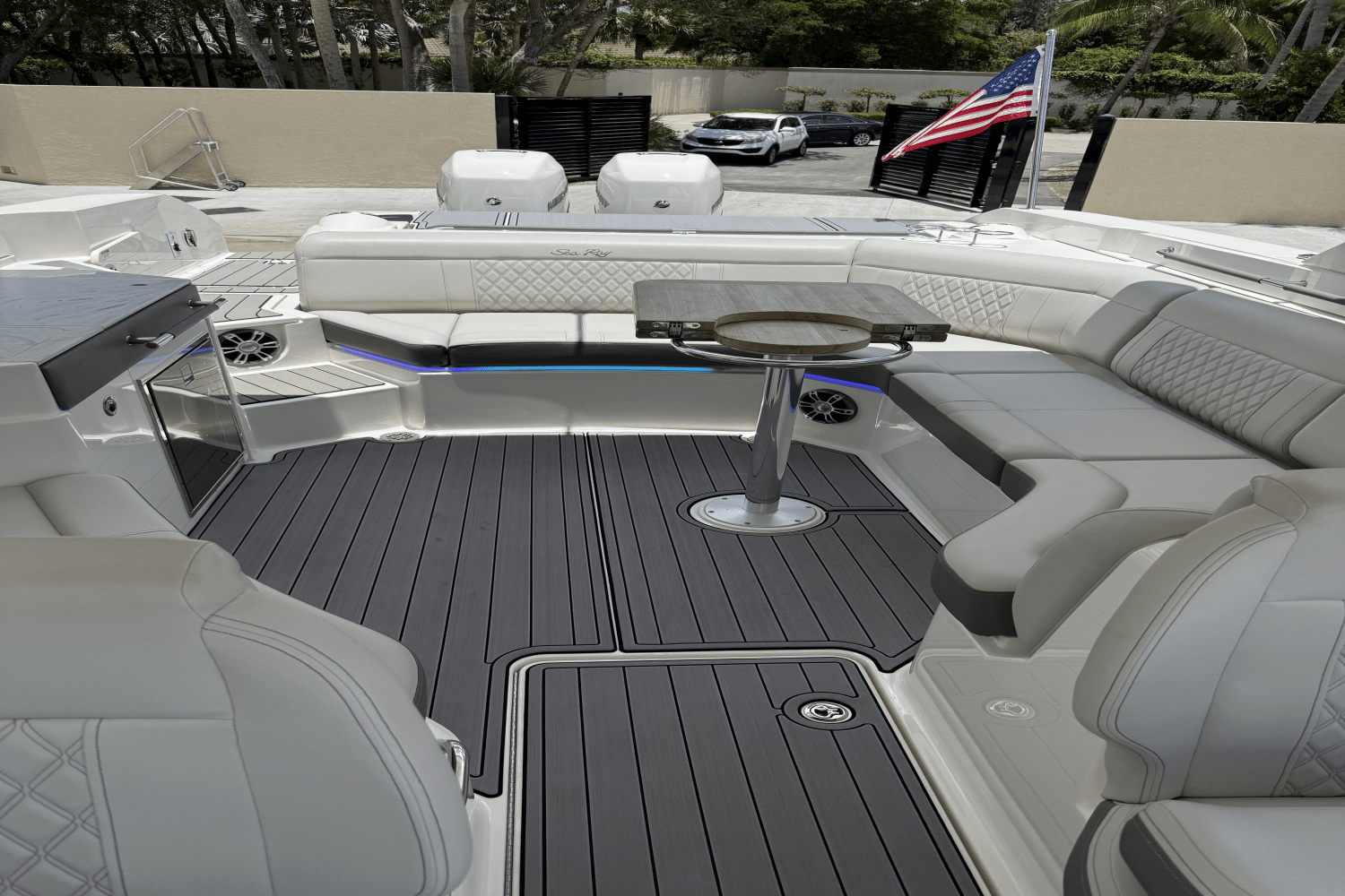 2023 Sea Ray 350 SLX-OB Image Thumbnail #8