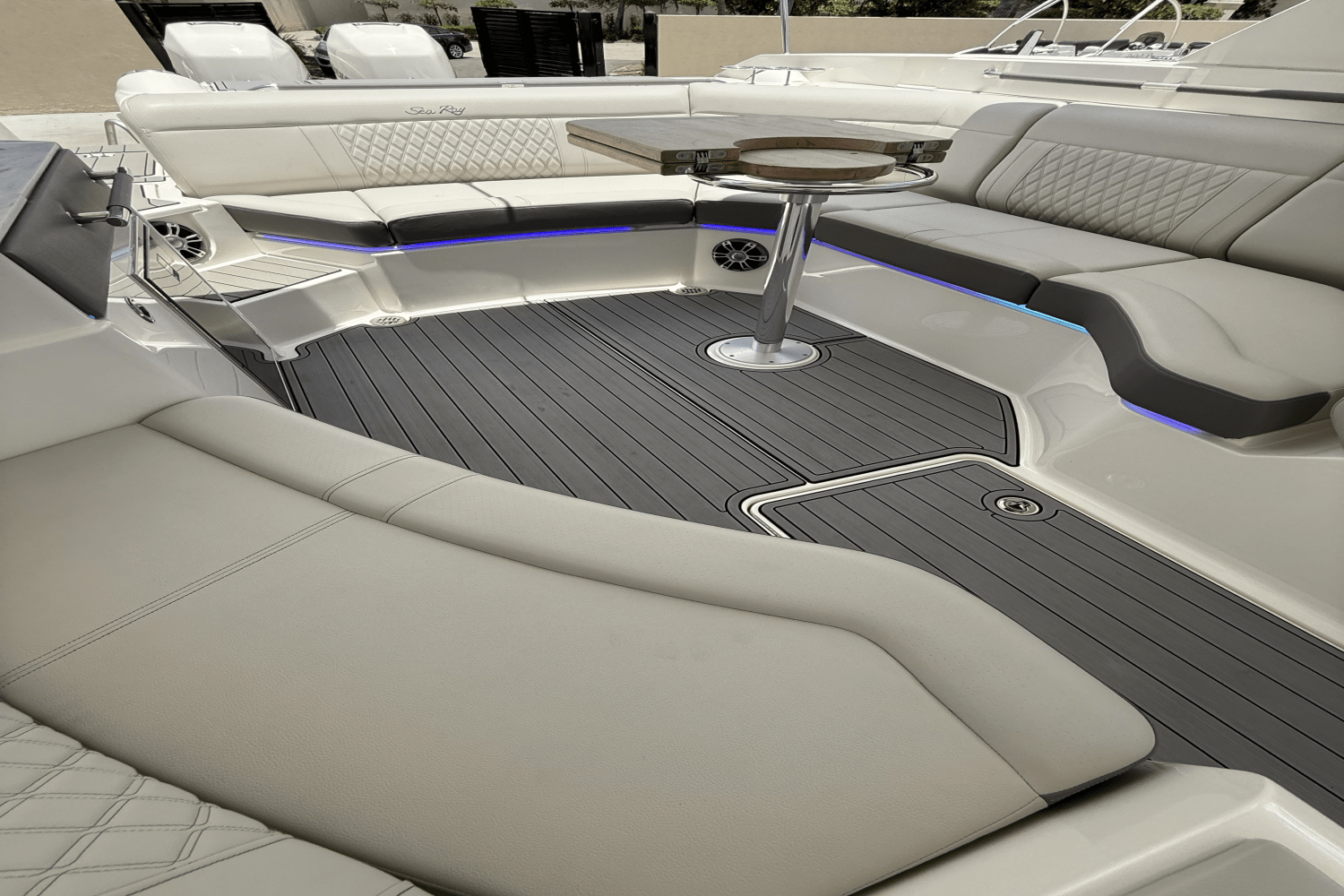 2023 Sea Ray 350 SLX-OB Image Thumbnail #9