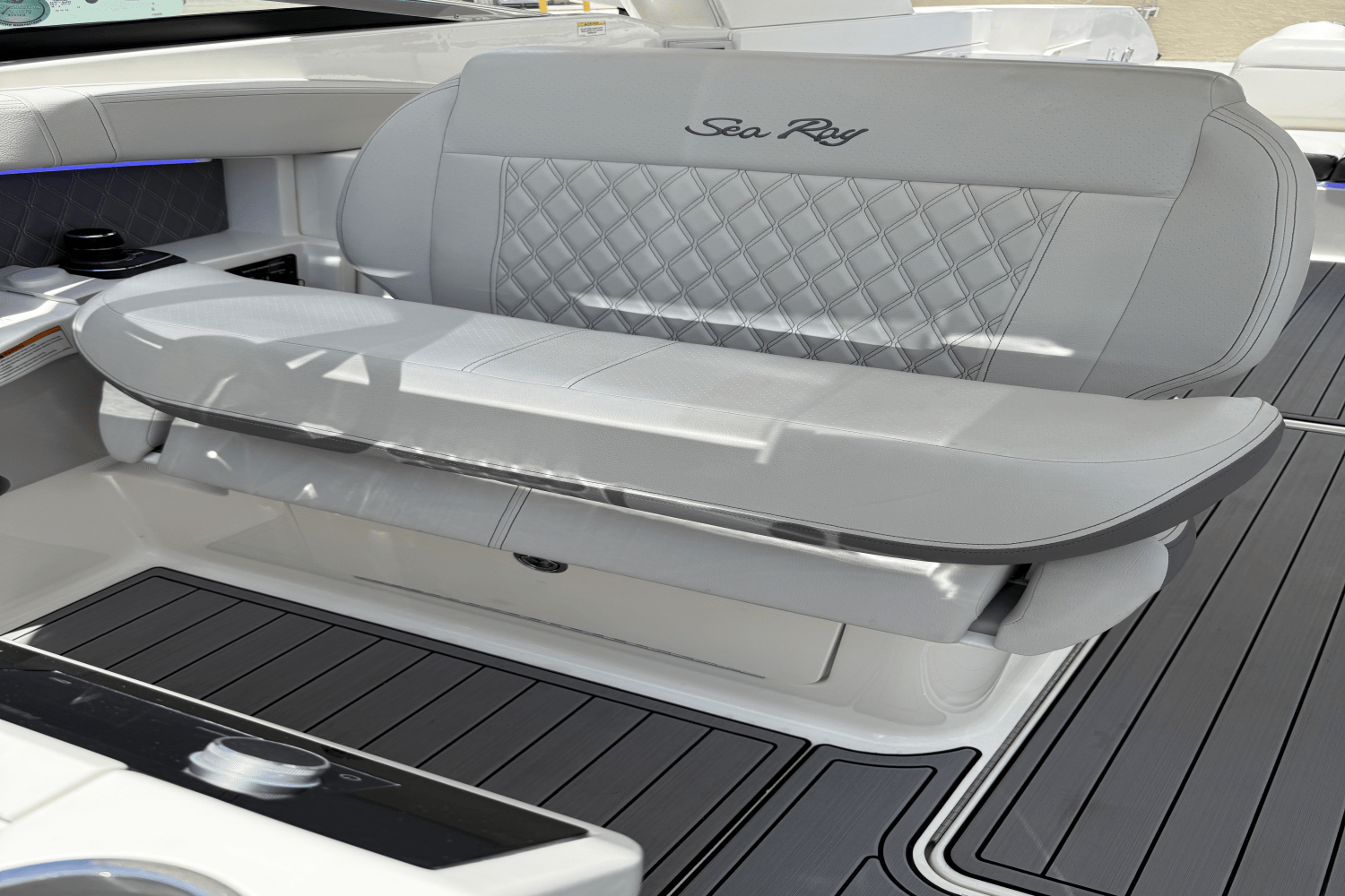 2023 Sea Ray 350 SLX-OB Image Thumbnail #20