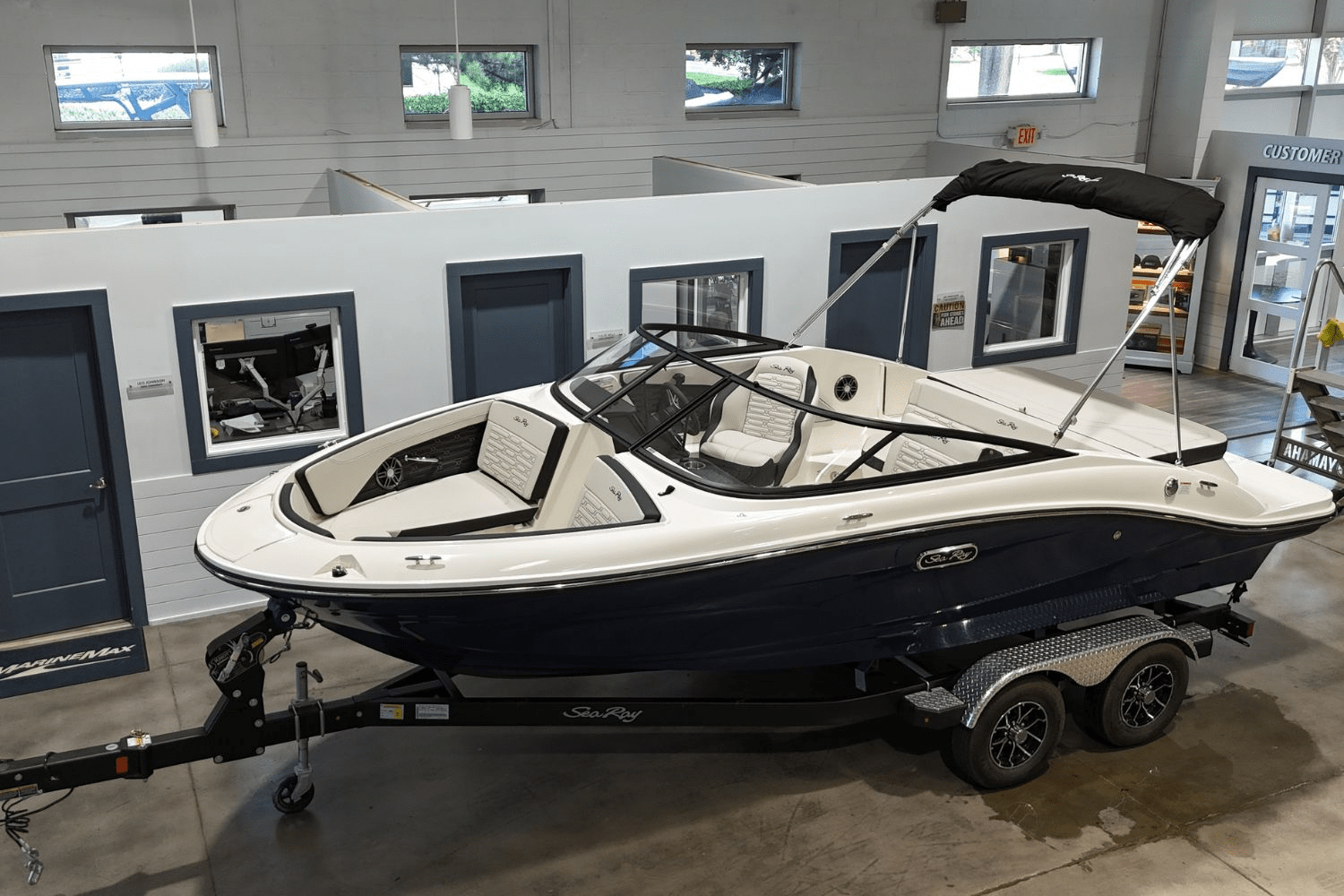 2025 Sea Ray SPX 190 Image Thumbnail #2