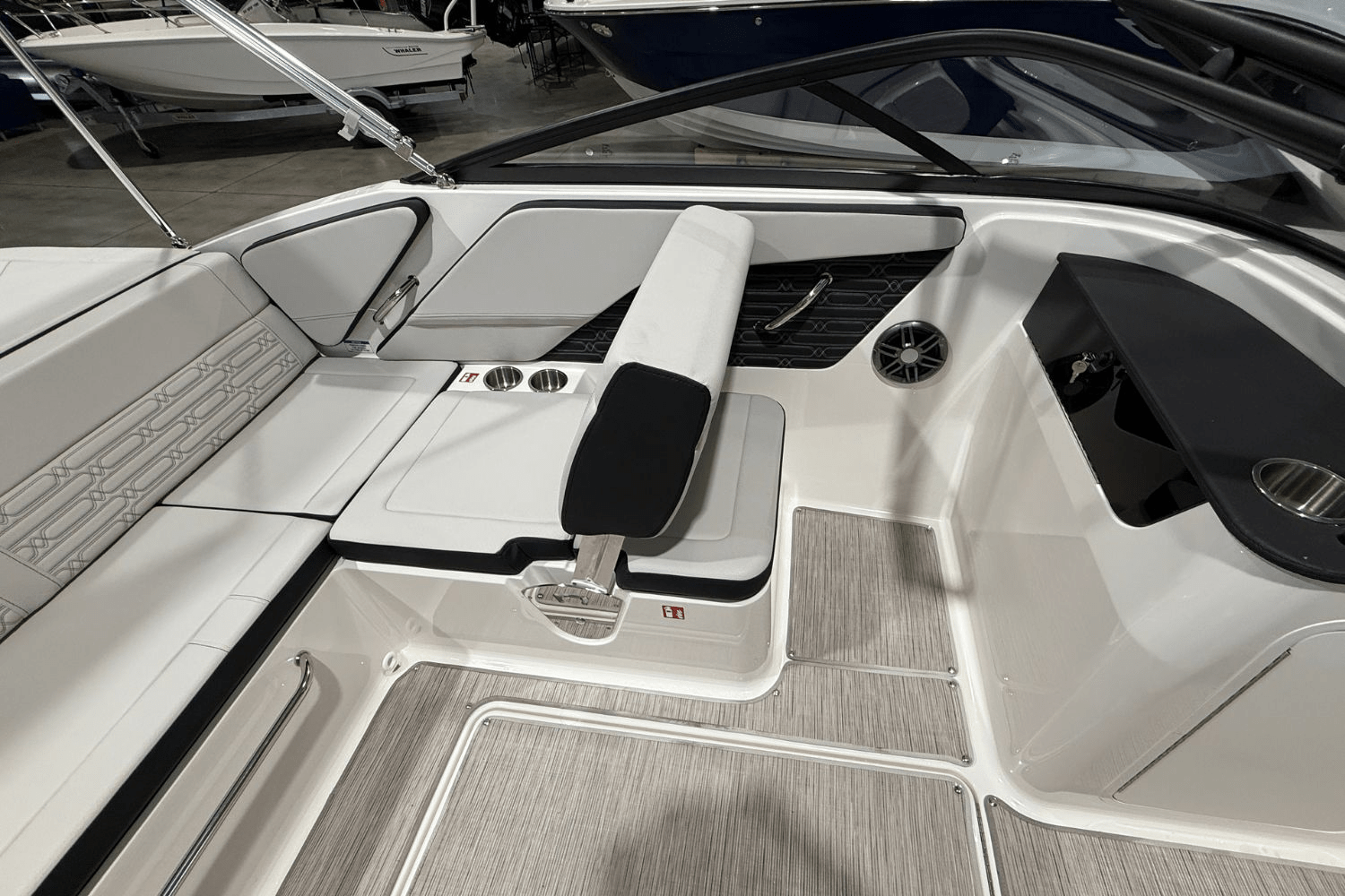2025 Sea Ray SPX 190 Image Thumbnail #15